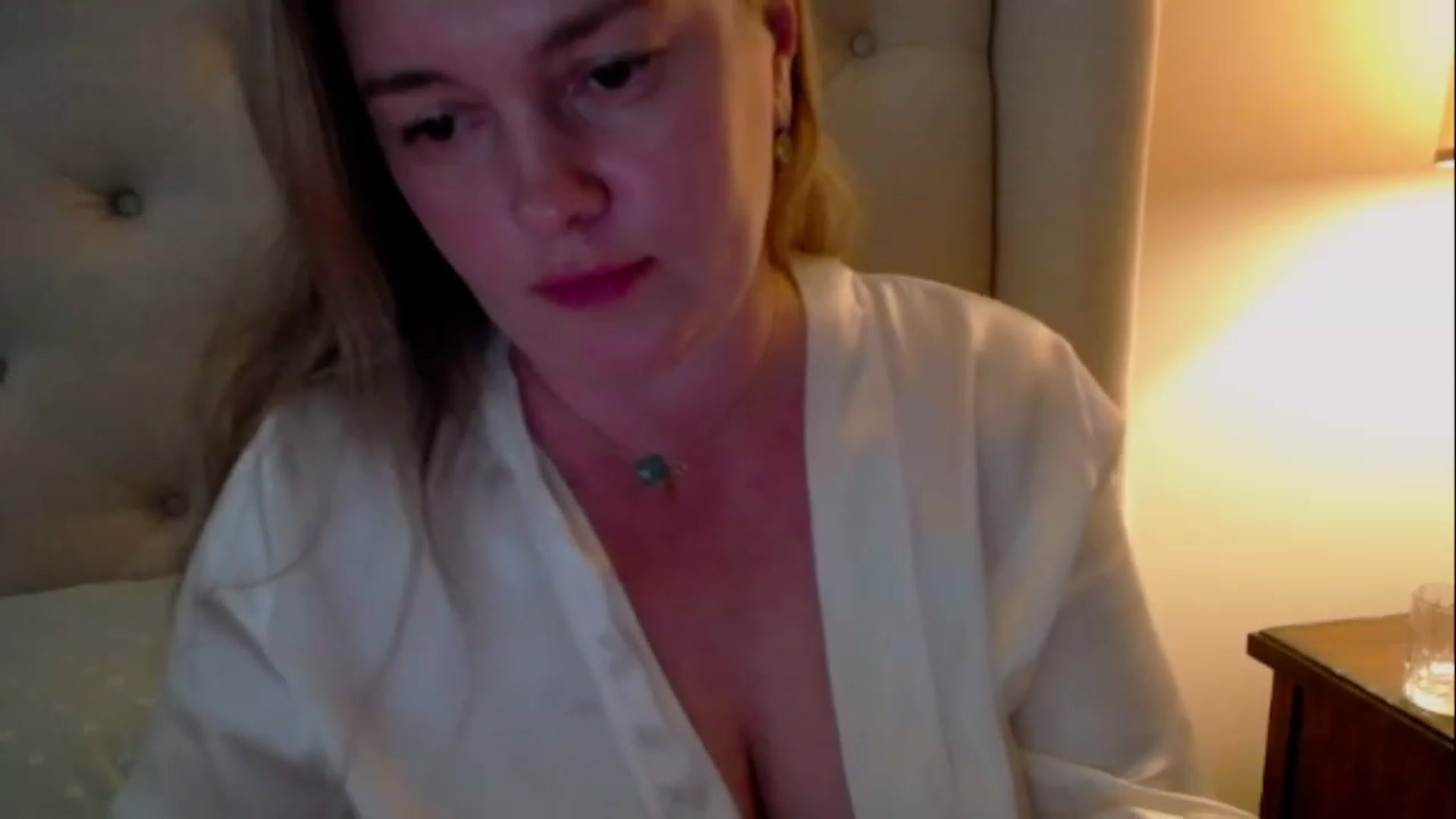 Gallery image thumbnail from J0llye's myfreecams stream on, 05/18/2023, 19:15 image 14 of 20