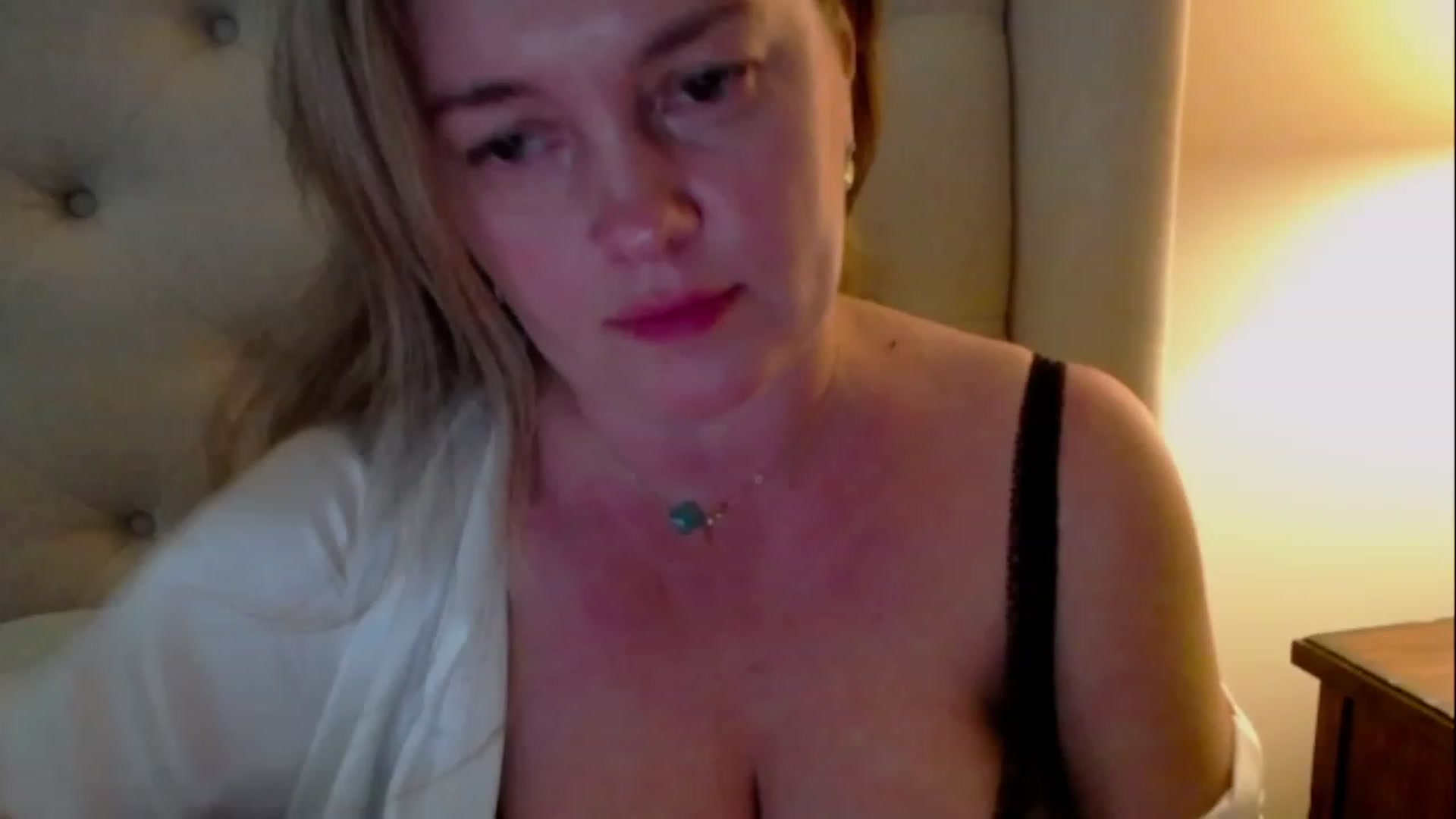 Gallery image thumbnail from J0llye's myfreecams stream on, 05/18/2023, 20:01 image 3 of 20