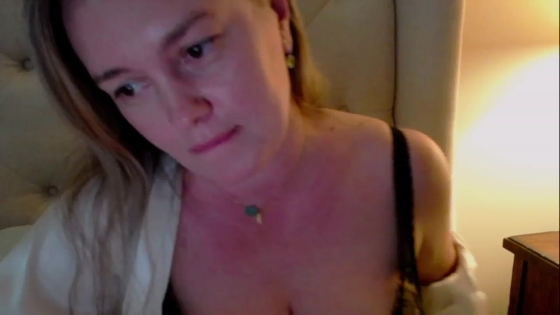 Gallery image thumbnail from J0llye's myfreecams stream on, 05/18/2023, 20:01 image 18 of 20