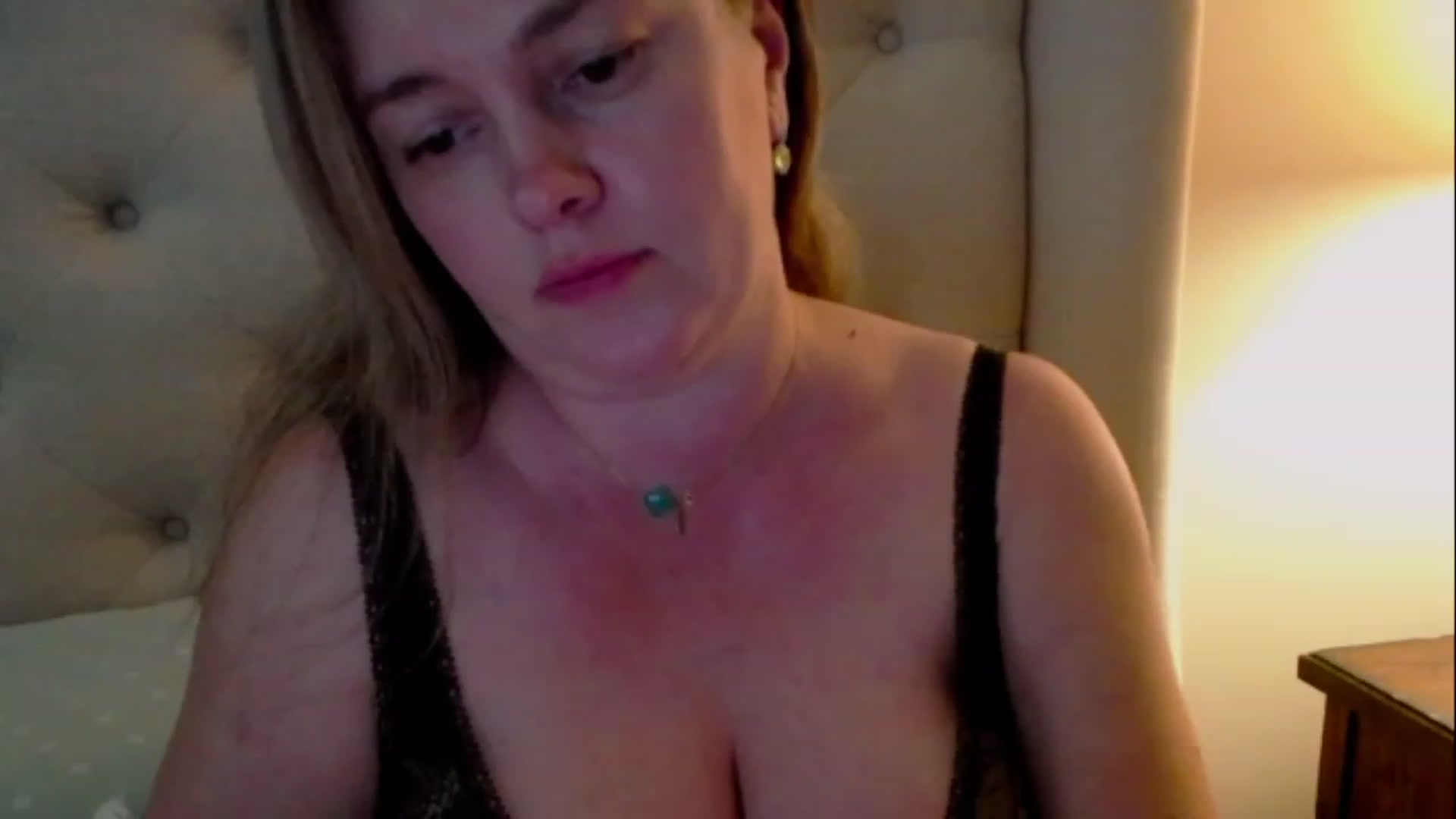 Gallery image thumbnail from J0llye's myfreecams stream on, 05/18/2023, 20:01 image 2 of 20