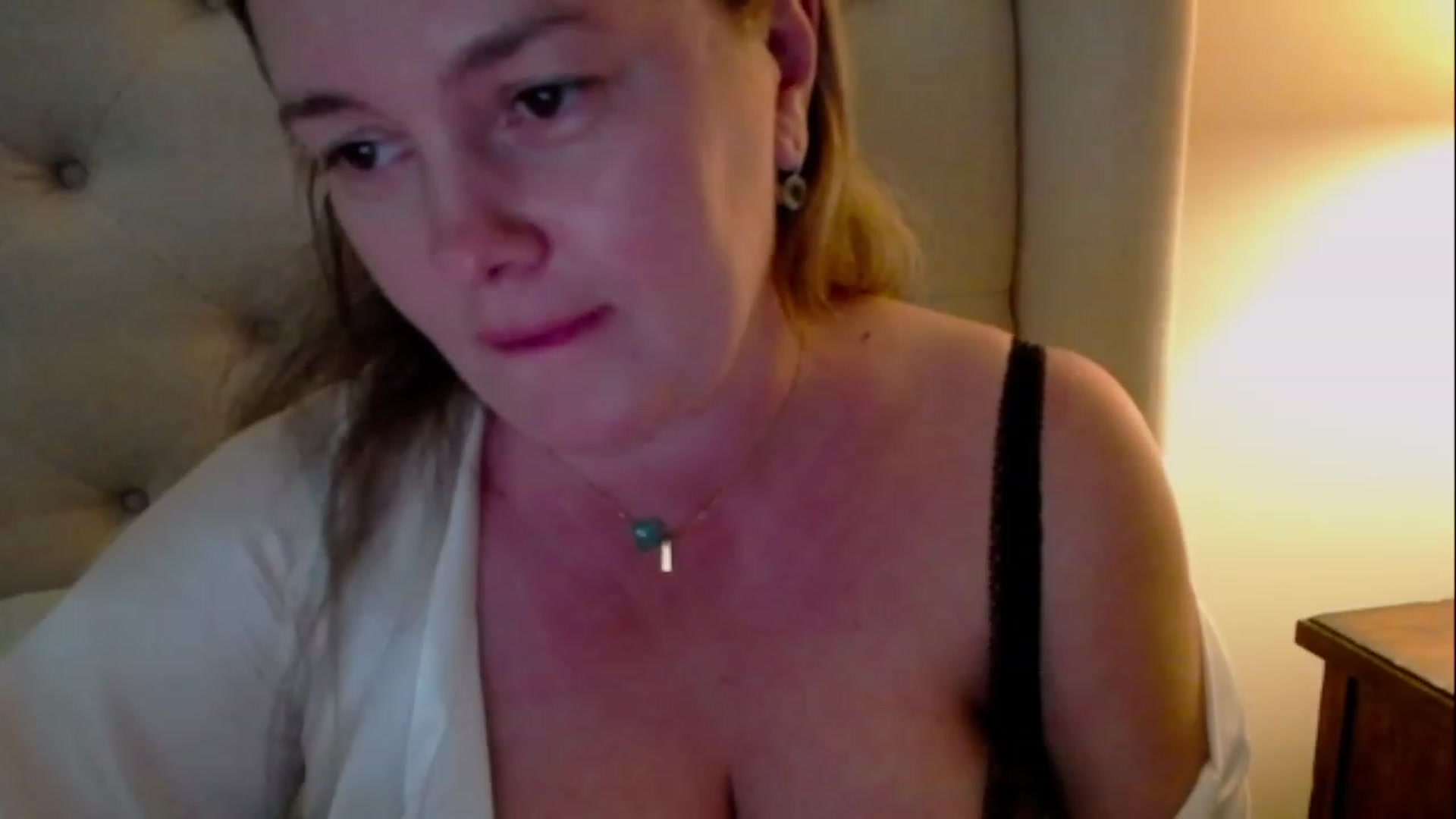 Gallery image thumbnail from J0llye's myfreecams stream on, 05/18/2023, 20:01 image 8 of 20