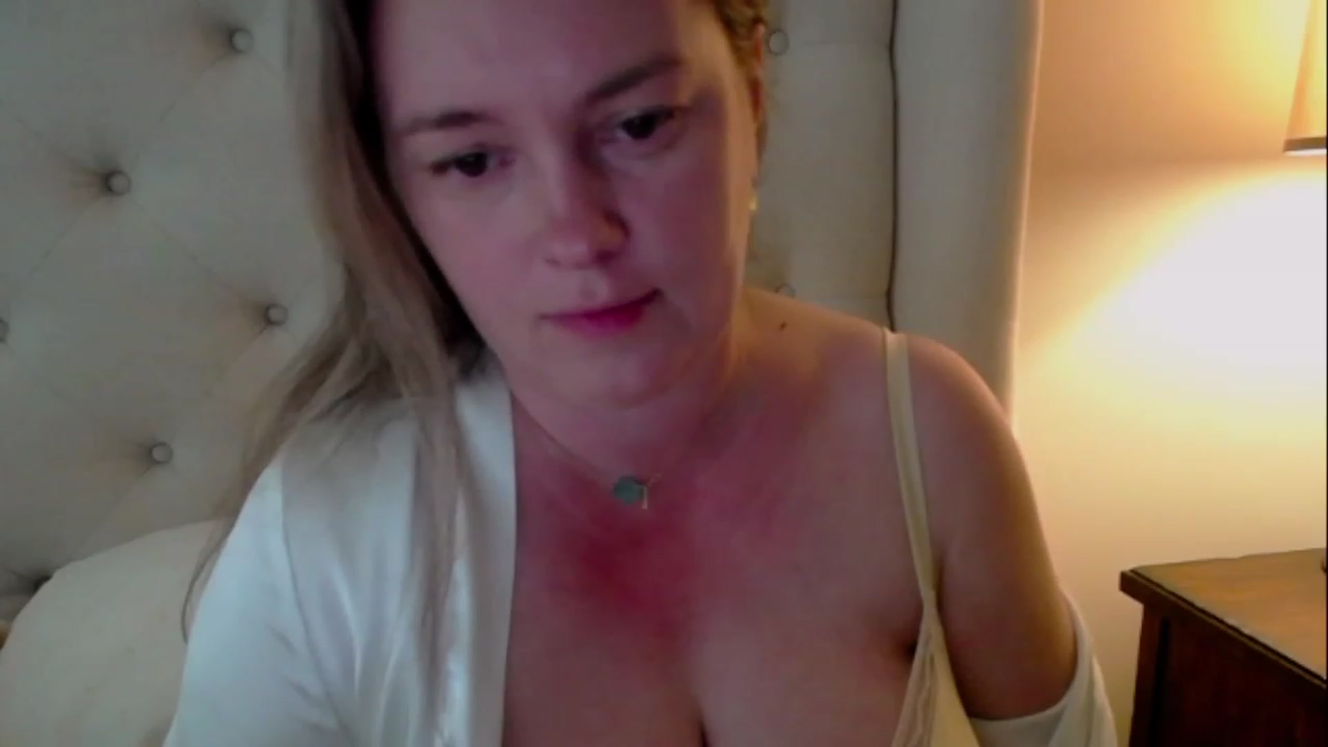 Gallery image thumbnail from J0llye's myfreecams stream on, 05/22/2023, 16:32 image 10 of 20