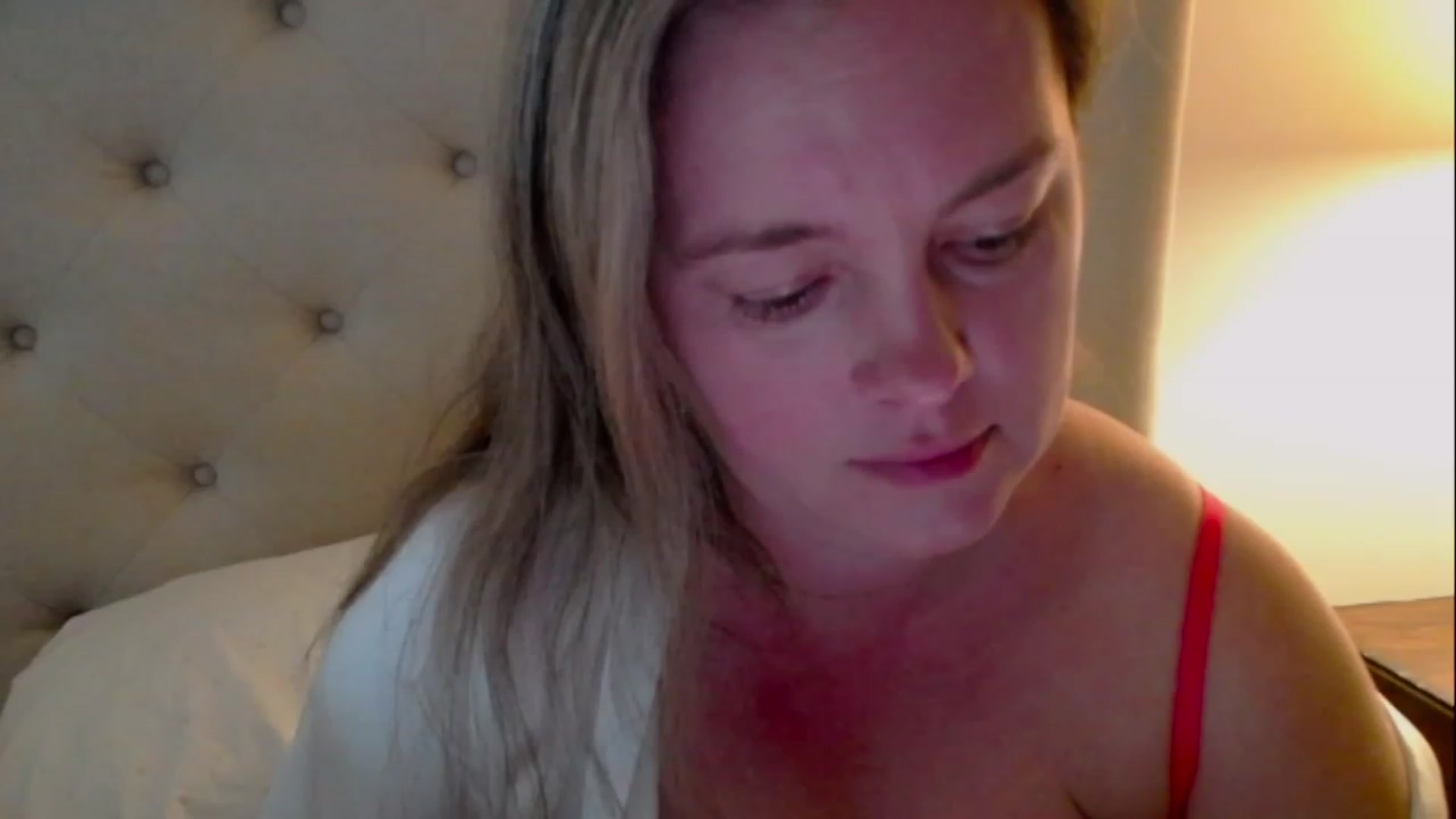 Gallery image thumbnail from J0llye's myfreecams stream on, 05/22/2023, 20:28 image 10 of 20