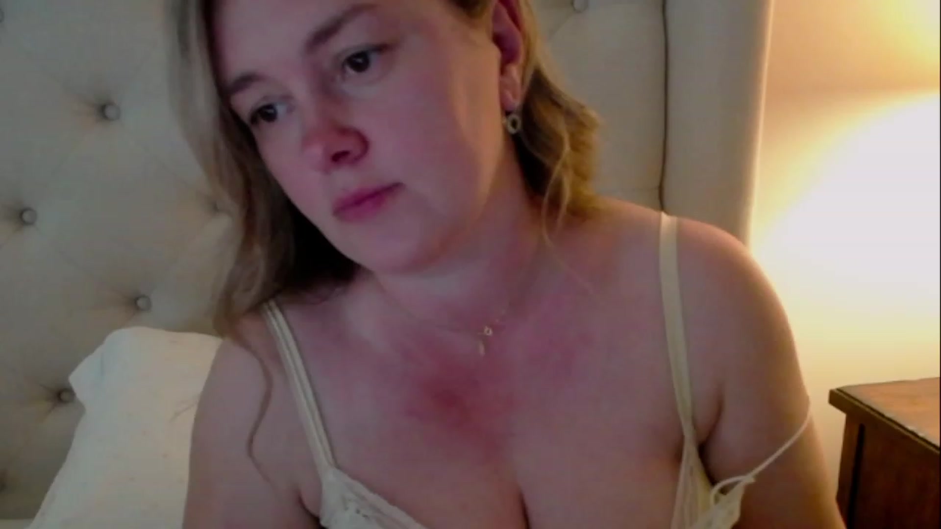 Gallery image thumbnail from J0llye's myfreecams stream on, 05/24/2023, 19:00 image 3 of 20