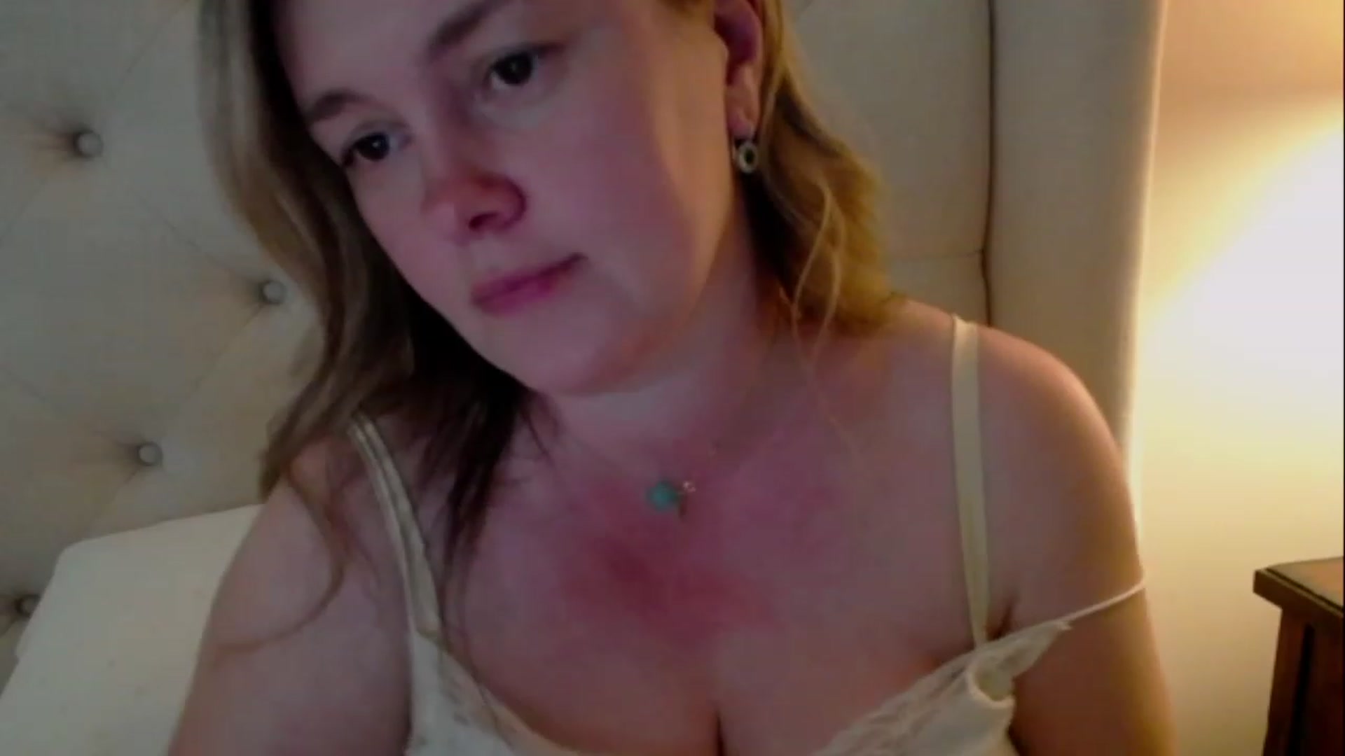 Gallery image thumbnail from J0llye's myfreecams stream on, 05/24/2023, 20:41 image 14 of 20