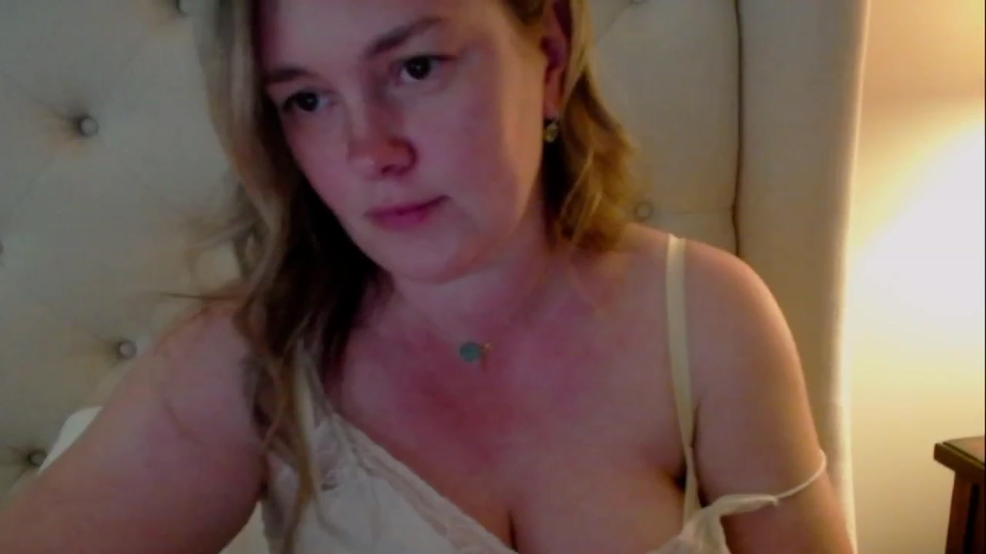 Gallery image thumbnail from J0llye's myfreecams stream on, 05/24/2023, 20:41 image 8 of 20