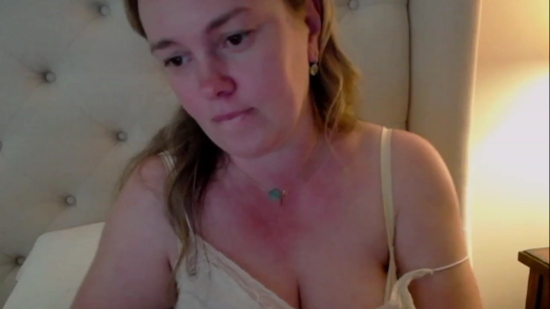 Gallery image thumbnail from J0llye's myfreecams stream on, 05/24/2023, 20:41 image 6 of 20