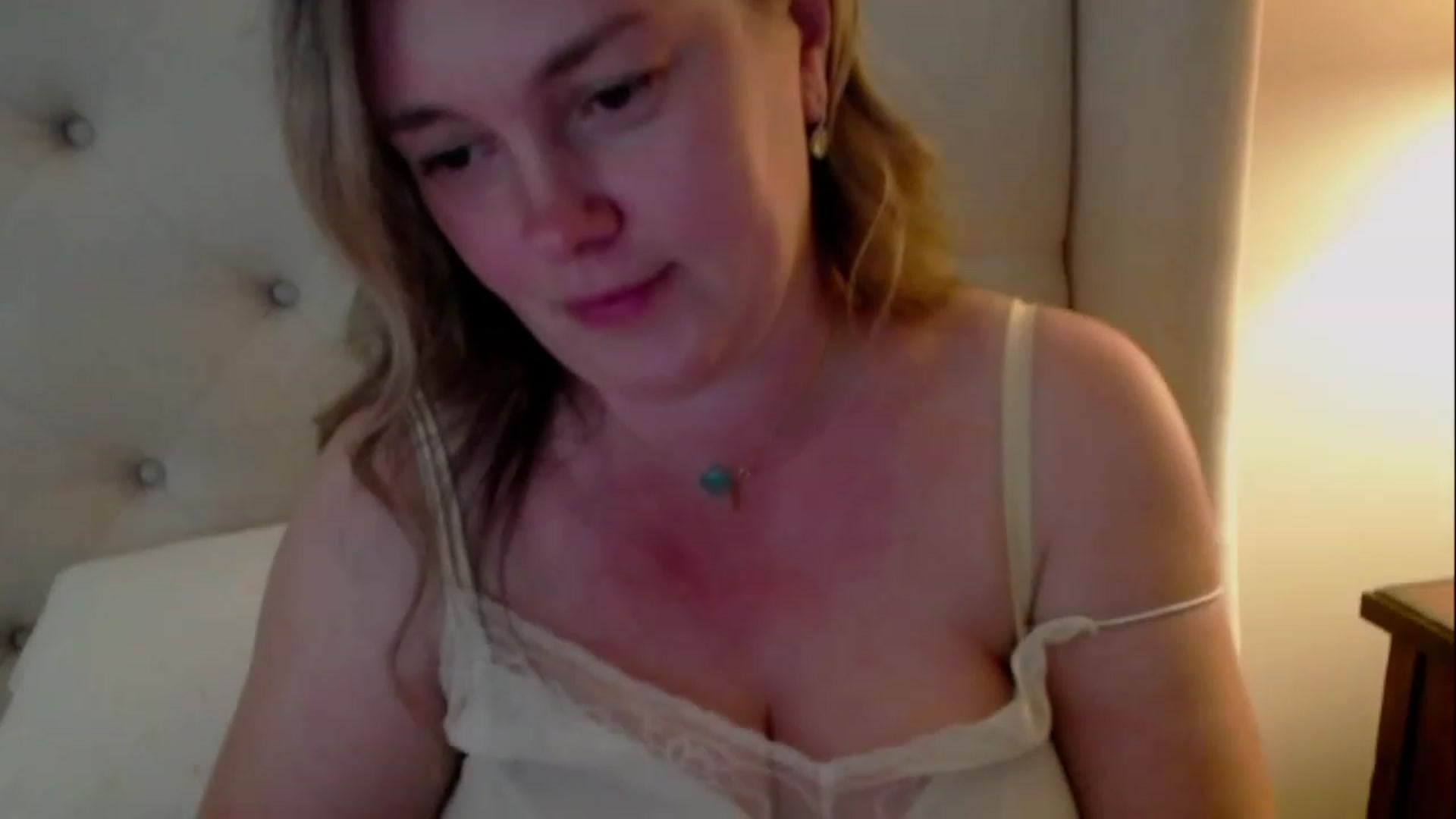 Gallery image thumbnail from J0llye's myfreecams stream on, 05/24/2023, 20:41 image 15 of 20