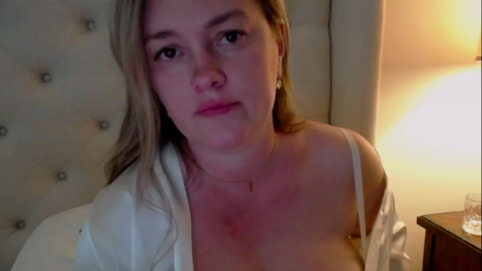 Gallery image thumbnail from J0llye's myfreecams stream on, 05/25/2023, 16:40 image 2 of 20