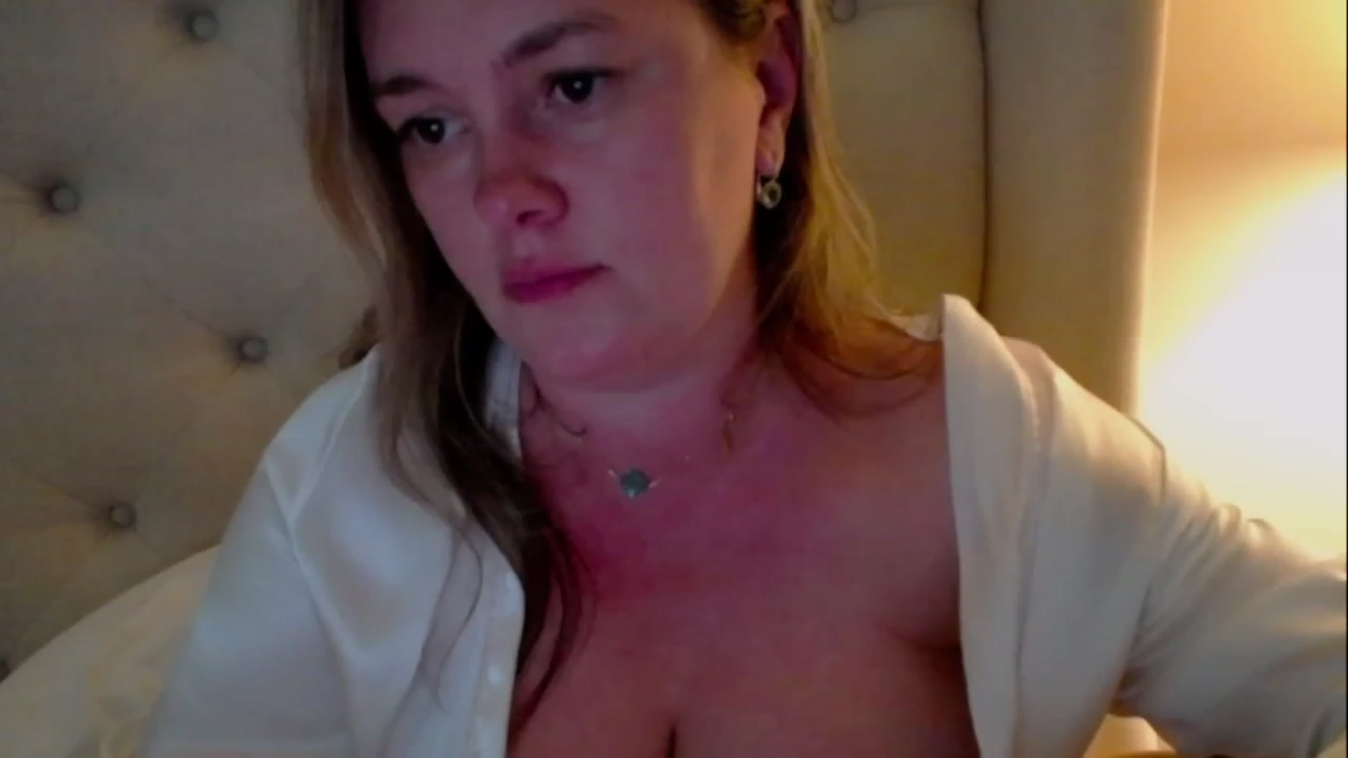 Gallery image thumbnail from J0llye's myfreecams stream on, 05/25/2023, 20:04 image 20 of 20