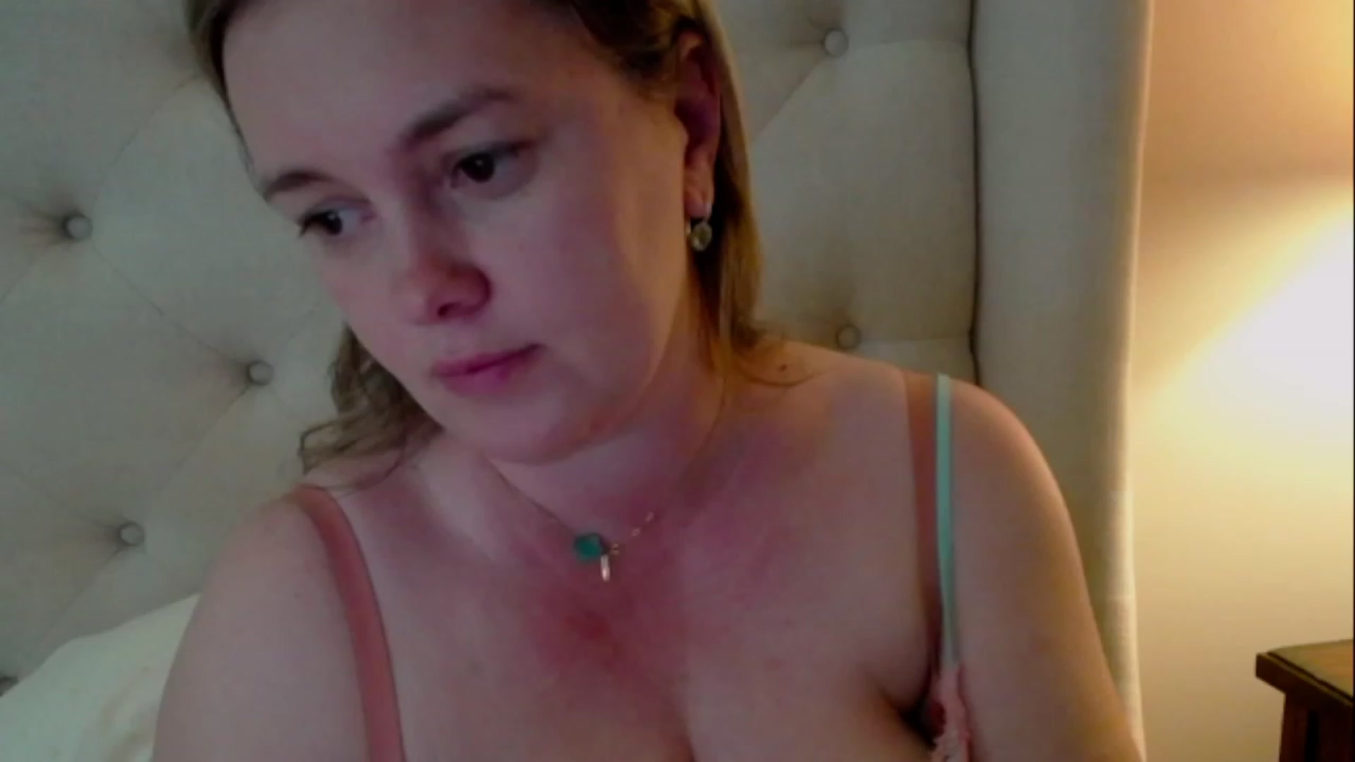 Gallery image thumbnail from J0llye's myfreecams stream on, 05/26/2023, 16:40 image 12 of 20