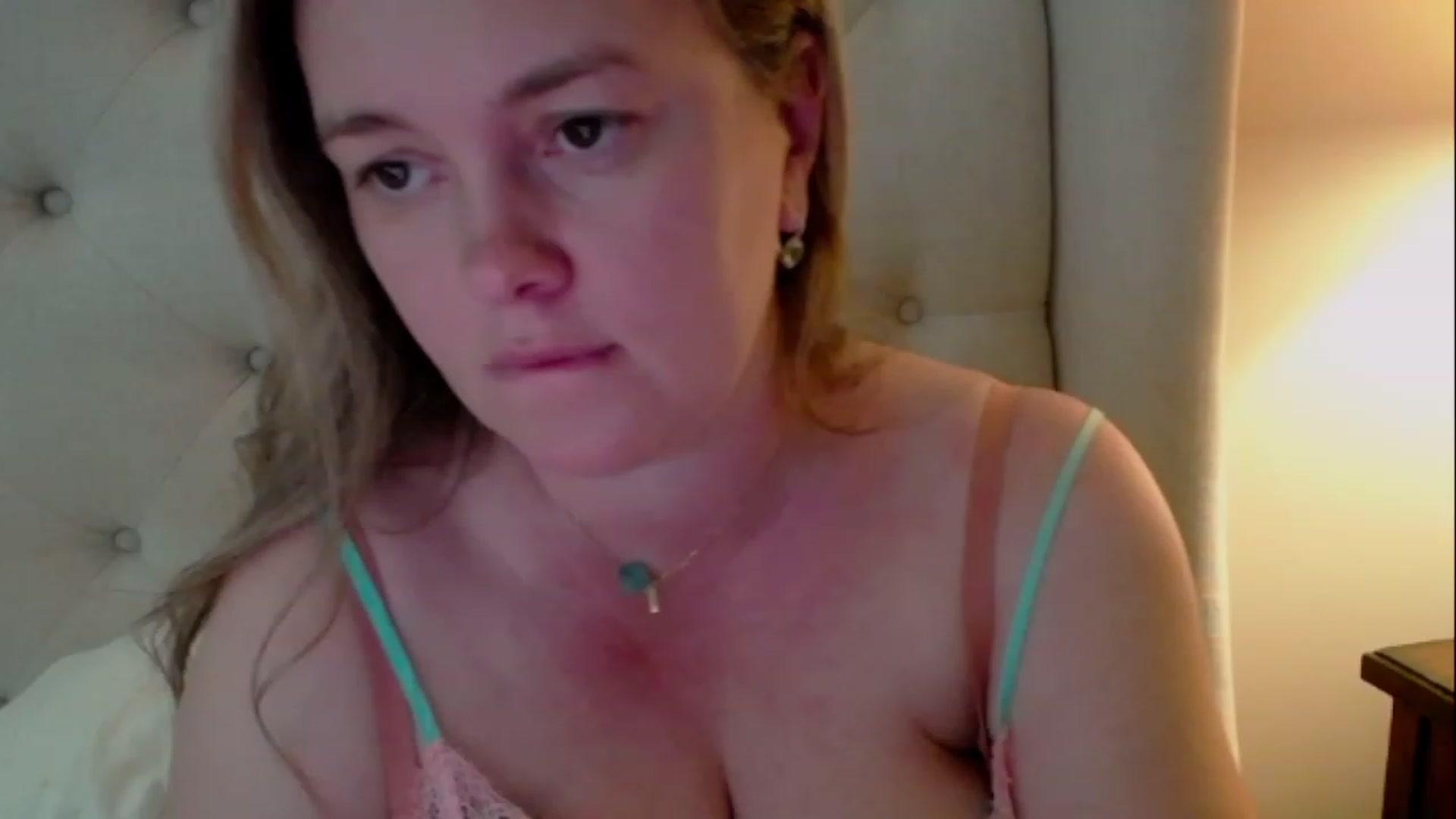 Gallery image thumbnail from J0llye's myfreecams stream on, 05/26/2023, 16:40 image 17 of 20
