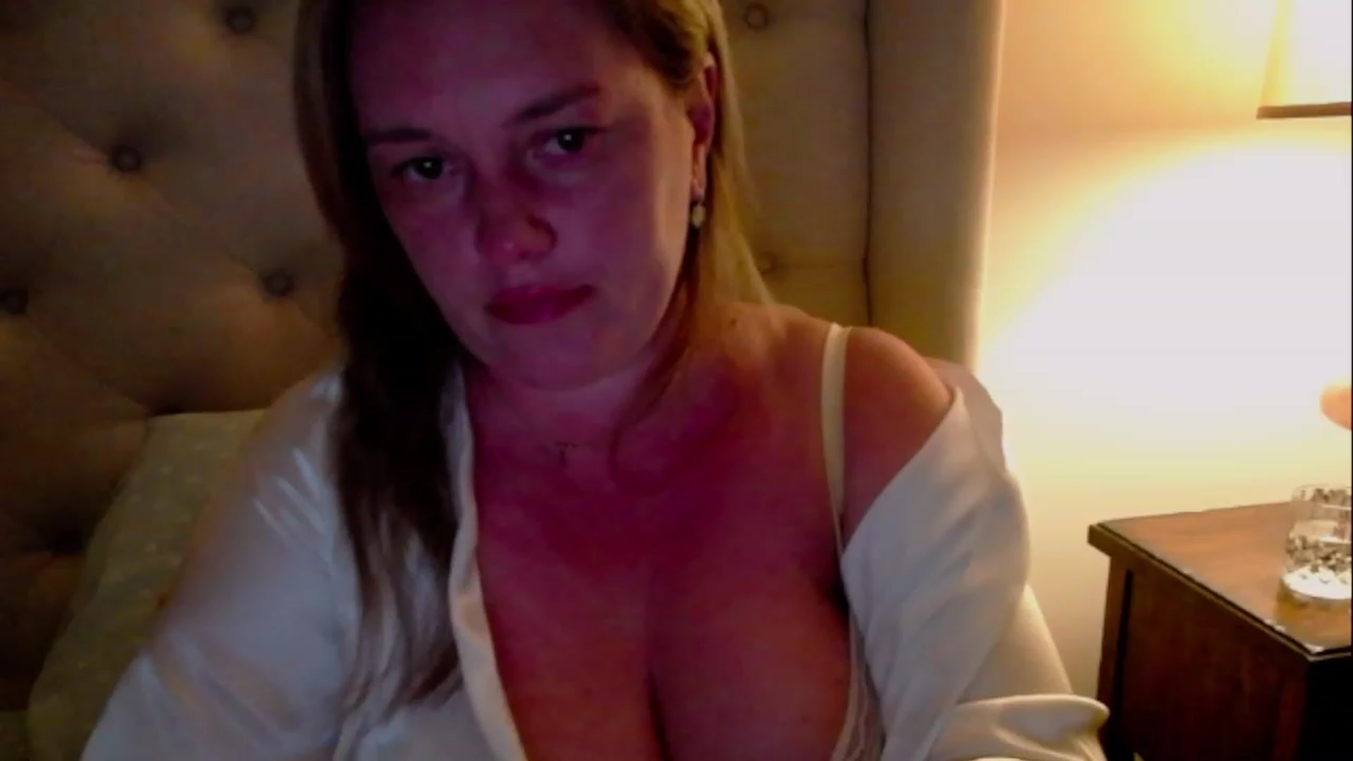 Gallery image thumbnail from J0llye's myfreecams stream on, 06/05/2023, 03:49 image 8 of 20