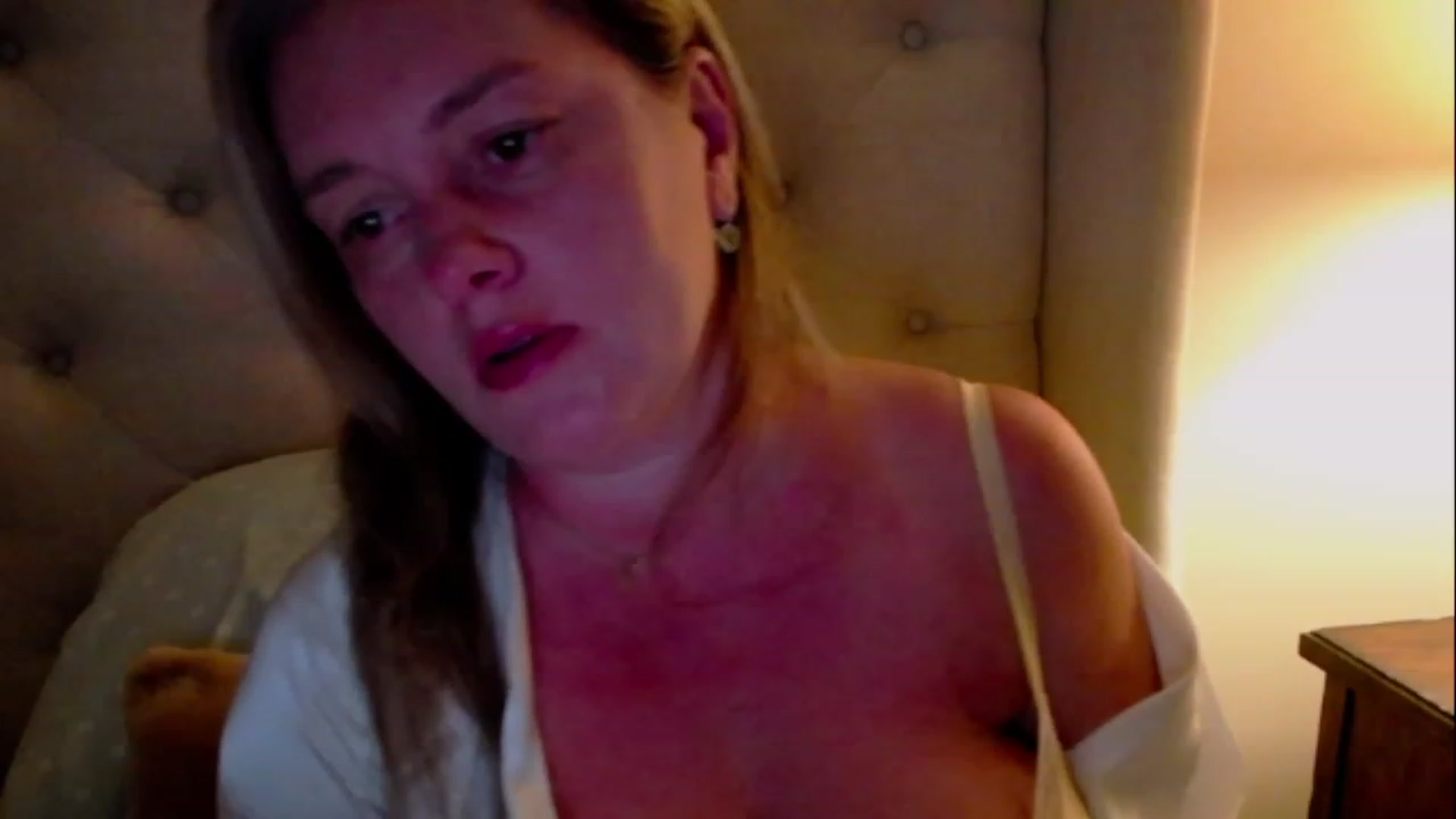 Gallery image thumbnail from J0llye's myfreecams stream on, 06/05/2023, 03:49 image 15 of 20