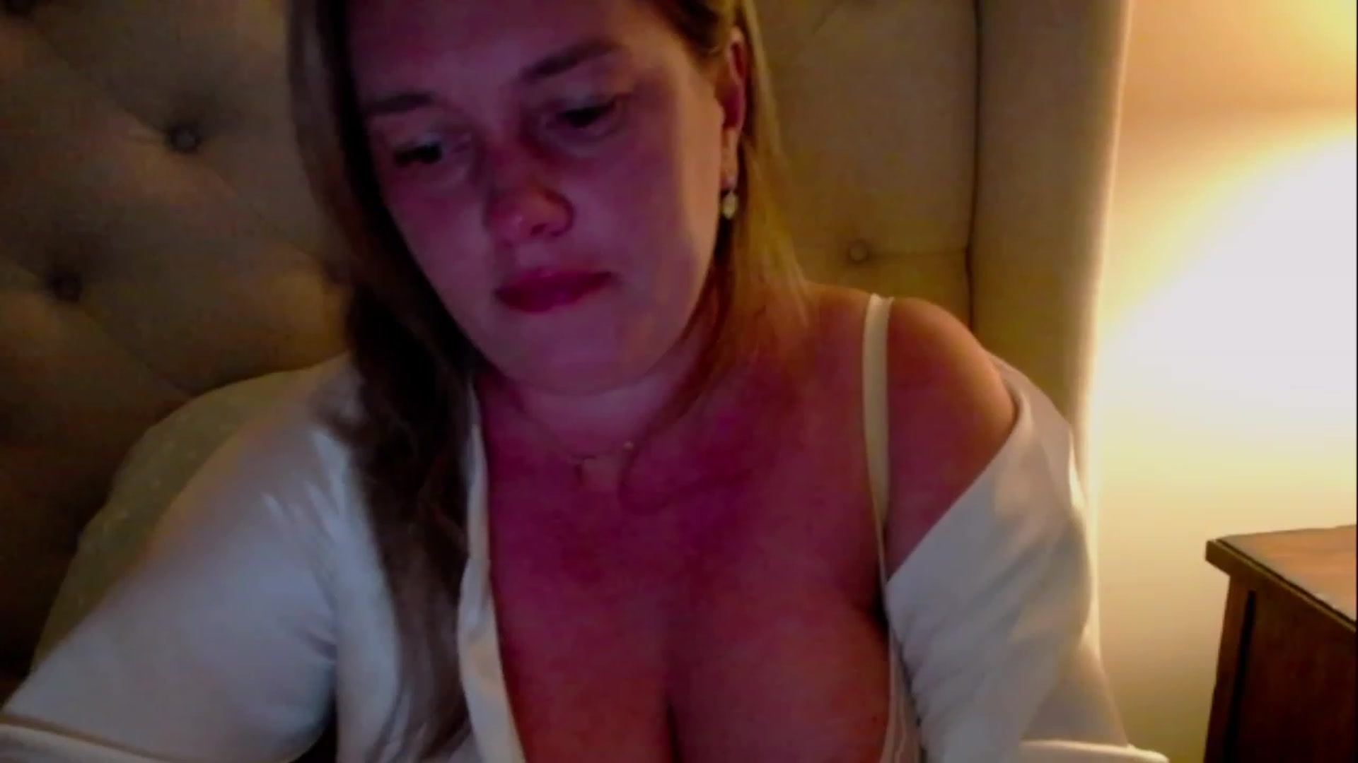 Gallery image thumbnail from J0llye's myfreecams stream on, 06/05/2023, 03:49 image 12 of 20