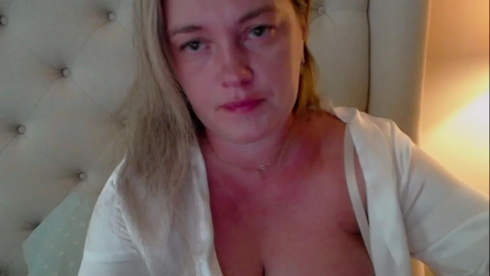 Gallery image thumbnail from J0llye's myfreecams stream on, 06/06/2023, 16:29 image 10 of 20
