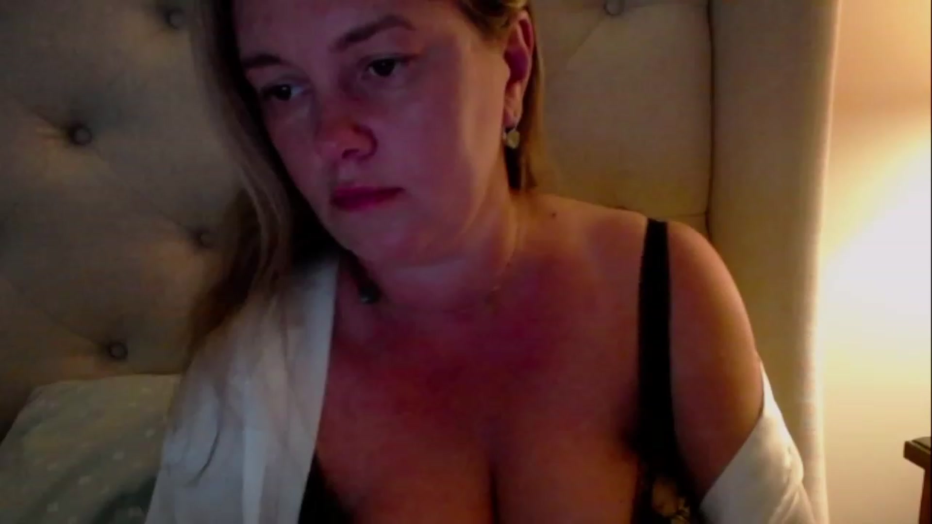 Gallery image thumbnail from J0llye's myfreecams stream on, 06/07/2023, 16:27 image 18 of 20