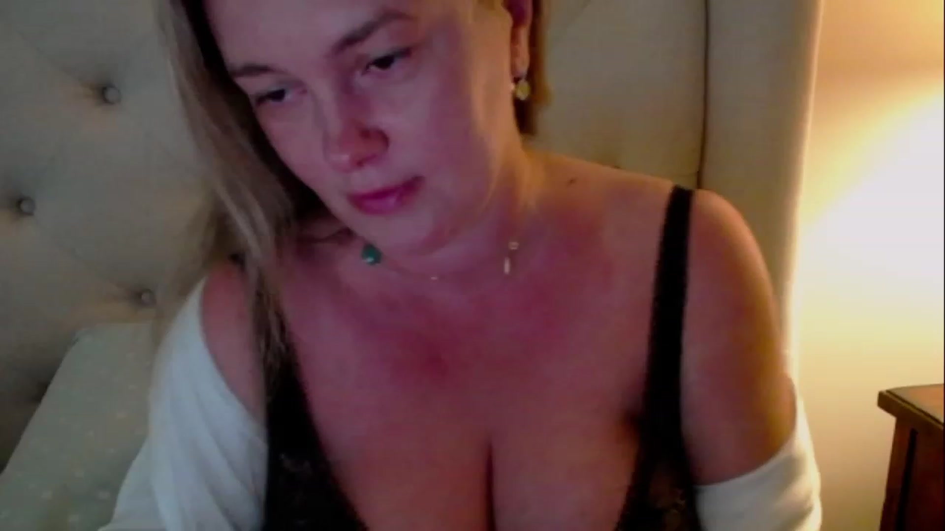 Gallery image thumbnail from J0llye's myfreecams stream on, 06/07/2023, 16:27 image 3 of 20