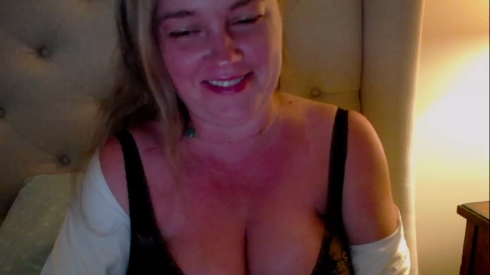 Gallery image thumbnail from J0llye's myfreecams stream on, 06/07/2023, 16:27 image 9 of 20