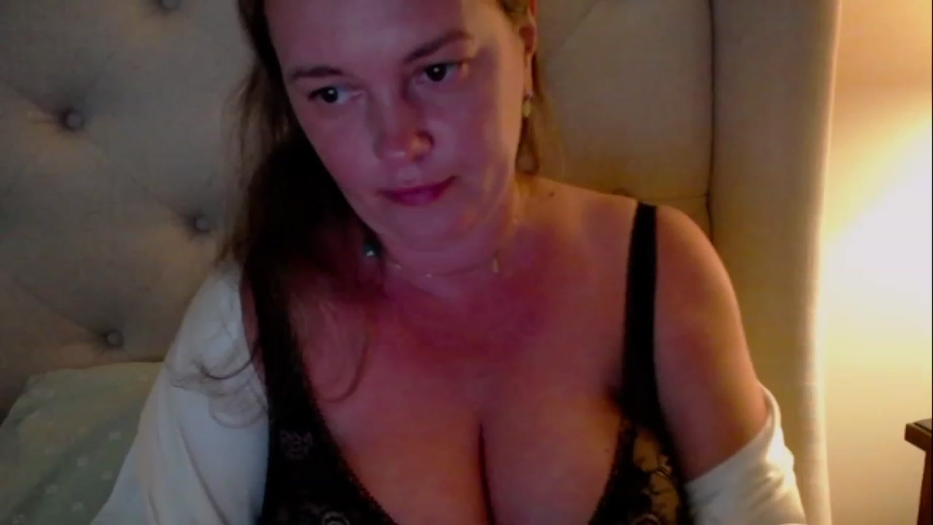 Gallery image thumbnail from J0llye's myfreecams stream on, 06/07/2023, 16:27 image 11 of 20