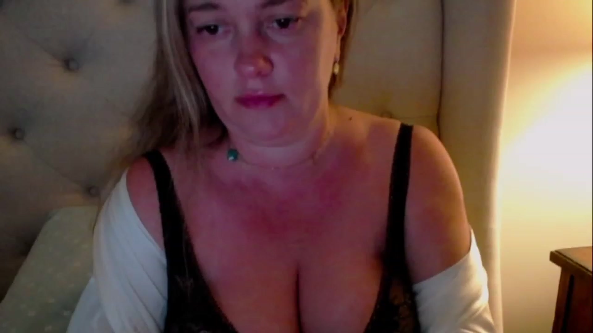 Gallery image thumbnail from J0llye's myfreecams stream on, 06/07/2023, 16:27 image 4 of 20