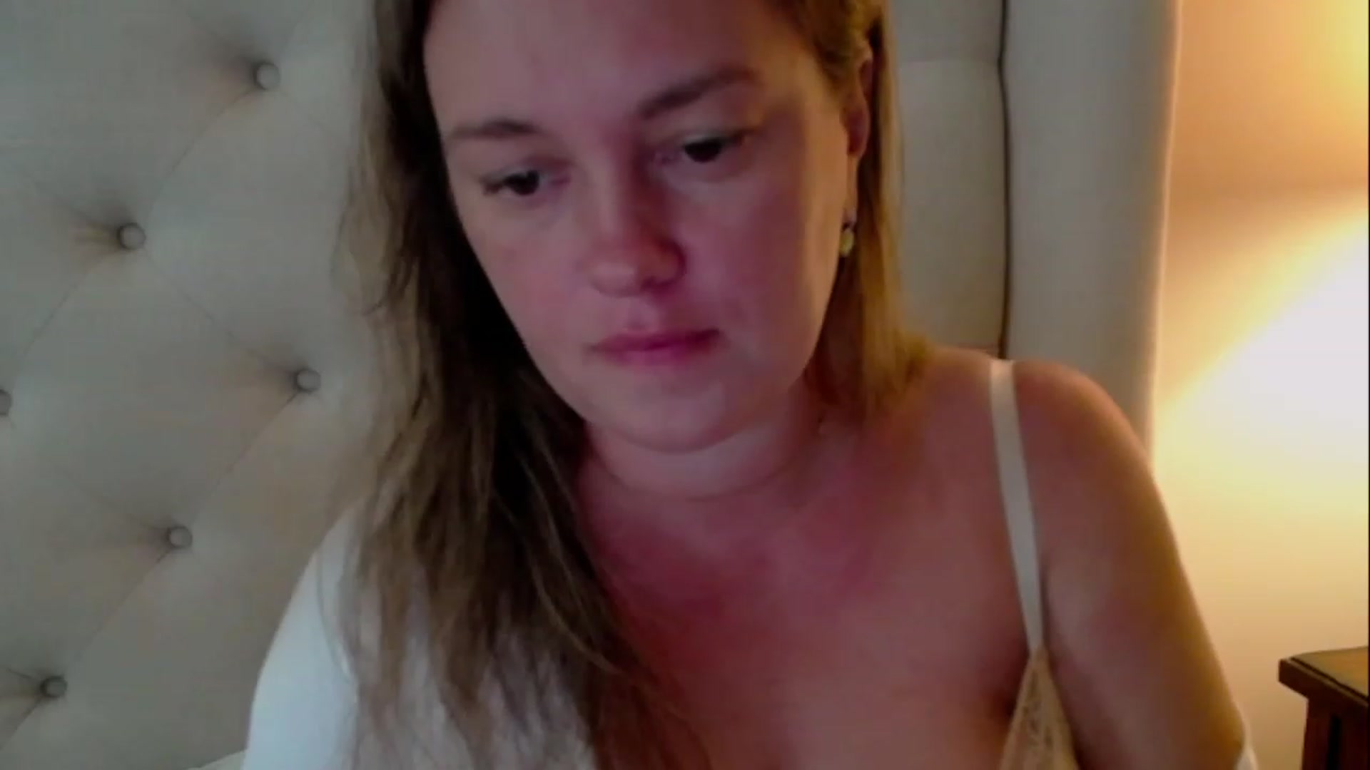 Gallery image thumbnail from J0llye's myfreecams stream on, 06/08/2023, 15:57 image 15 of 20