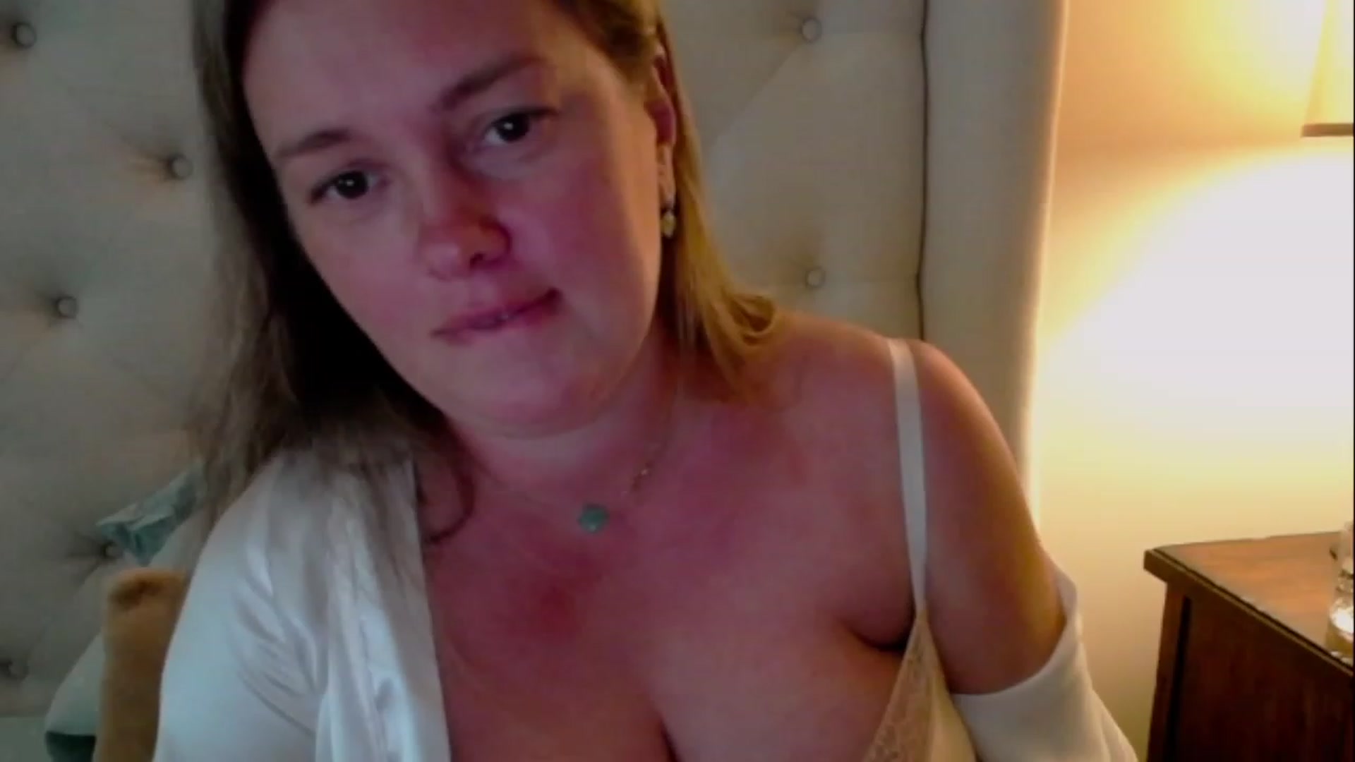 Gallery image thumbnail from J0llye's myfreecams stream on, 06/08/2023, 19:51 image 17 of 20