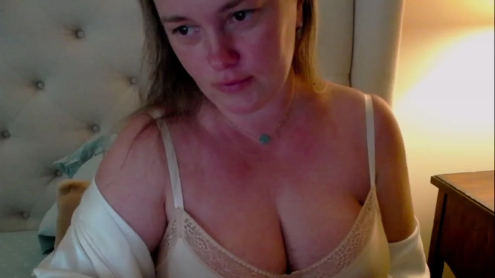 Gallery image thumbnail from J0llye's myfreecams stream on, 06/08/2023, 19:51 image 2 of 20