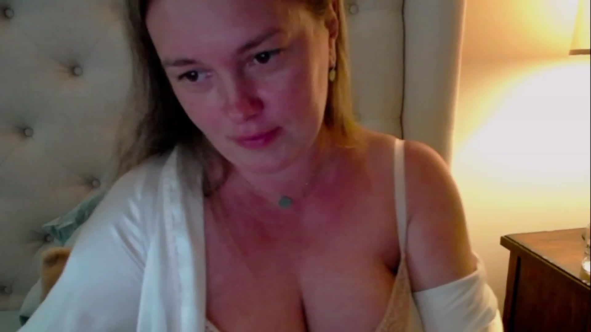 Gallery image thumbnail from J0llye's myfreecams stream on, 06/08/2023, 19:51 image 8 of 20