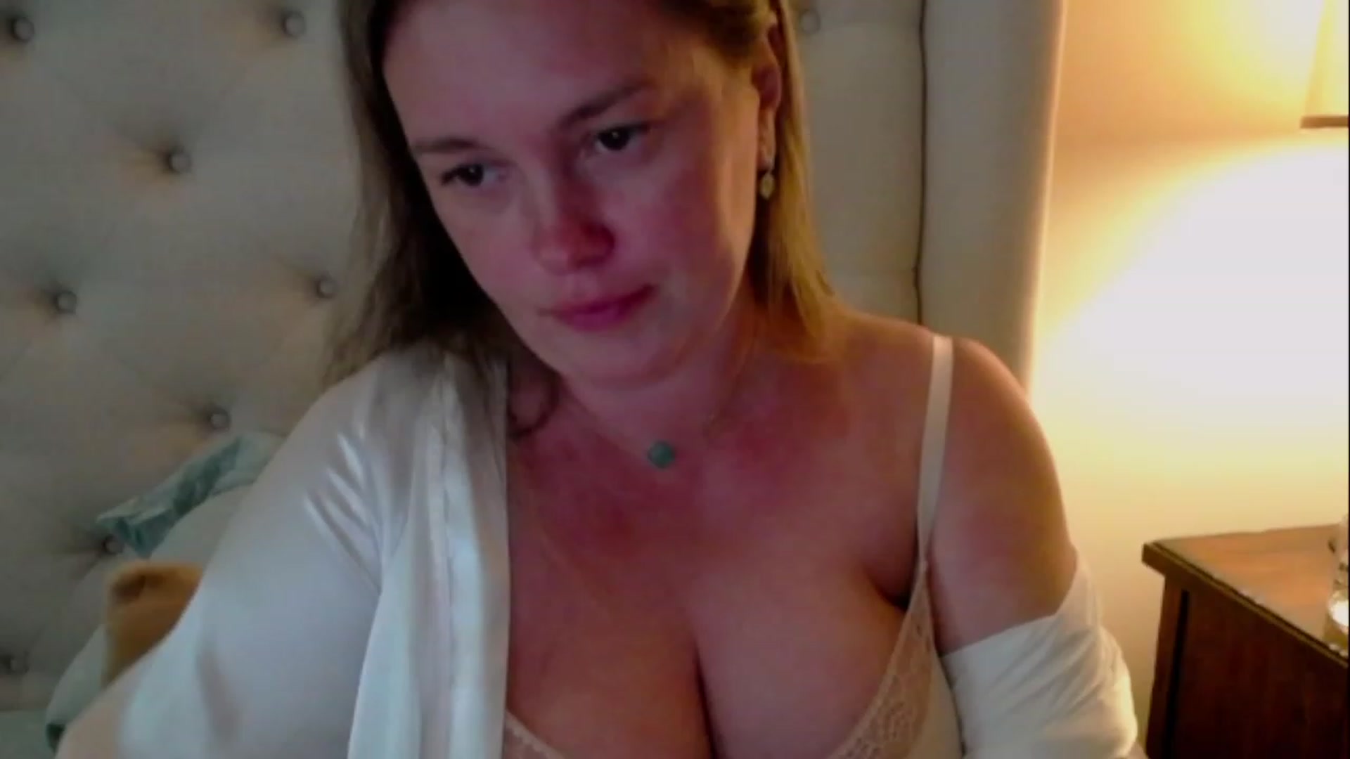 Gallery image thumbnail from J0llye's myfreecams stream on, 06/08/2023, 19:51 image 14 of 20