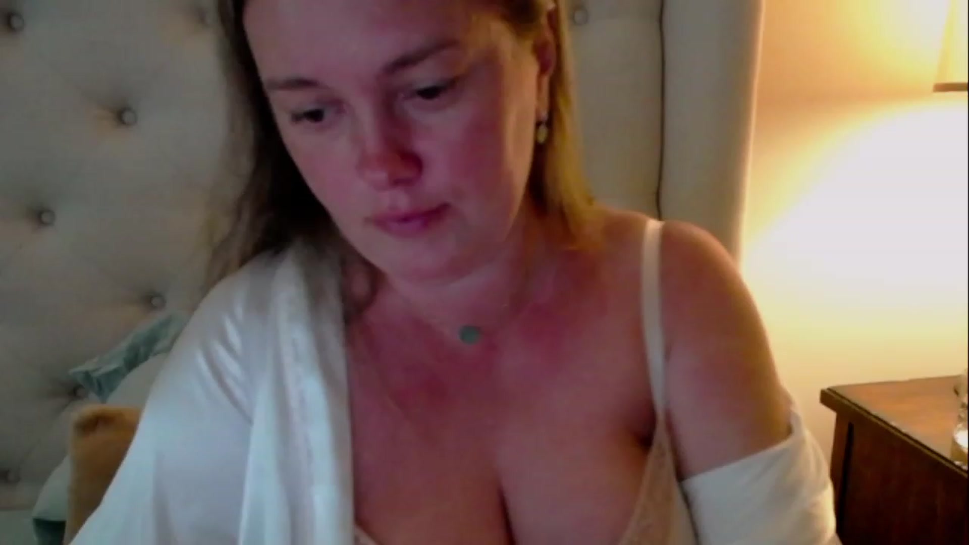 Gallery image thumbnail from J0llye's myfreecams stream on, 06/08/2023, 19:51 image 9 of 20