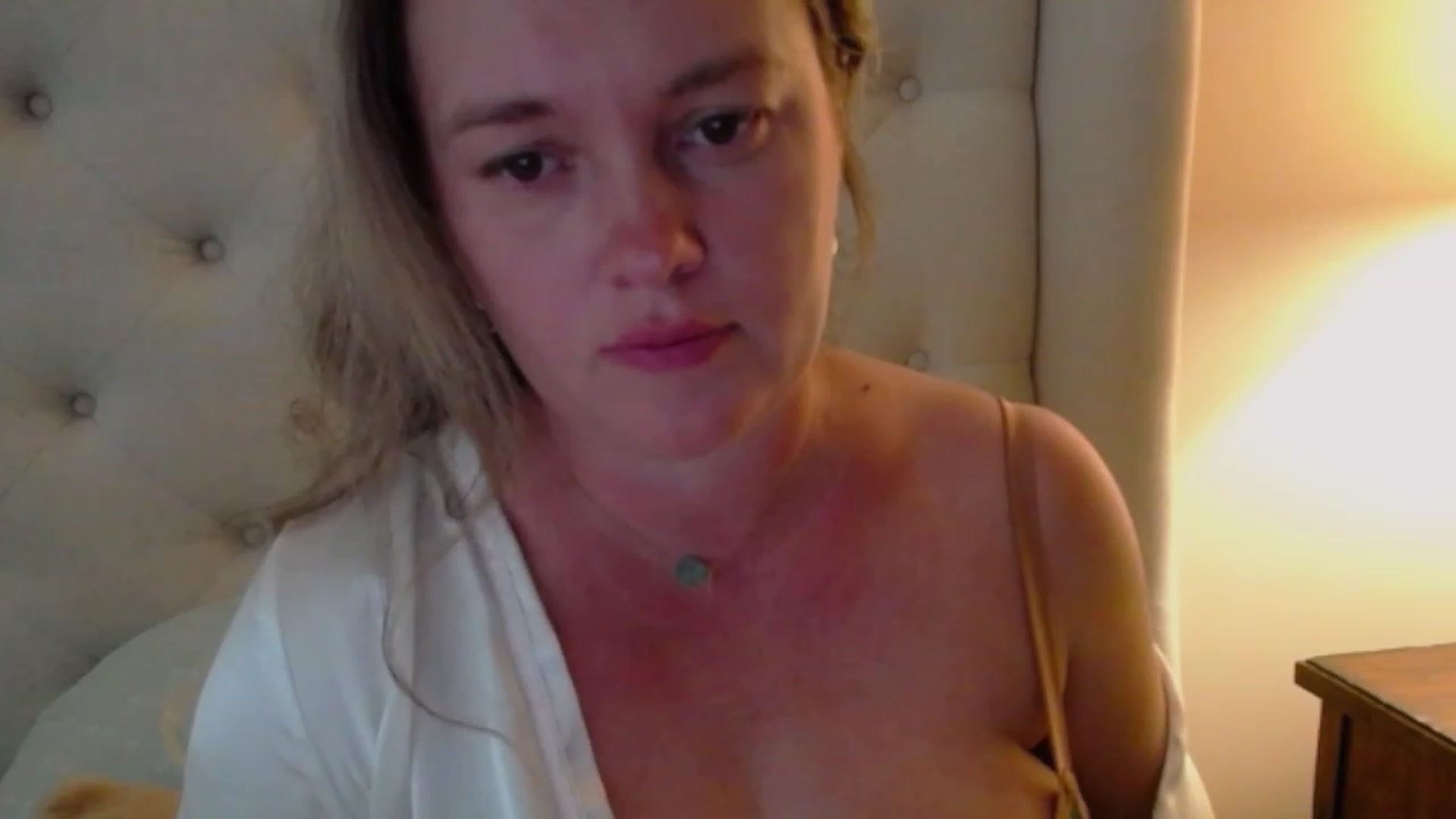 Gallery image thumbnail from J0llye's myfreecams stream on, 06/20/2023, 19:55 image 6 of 20