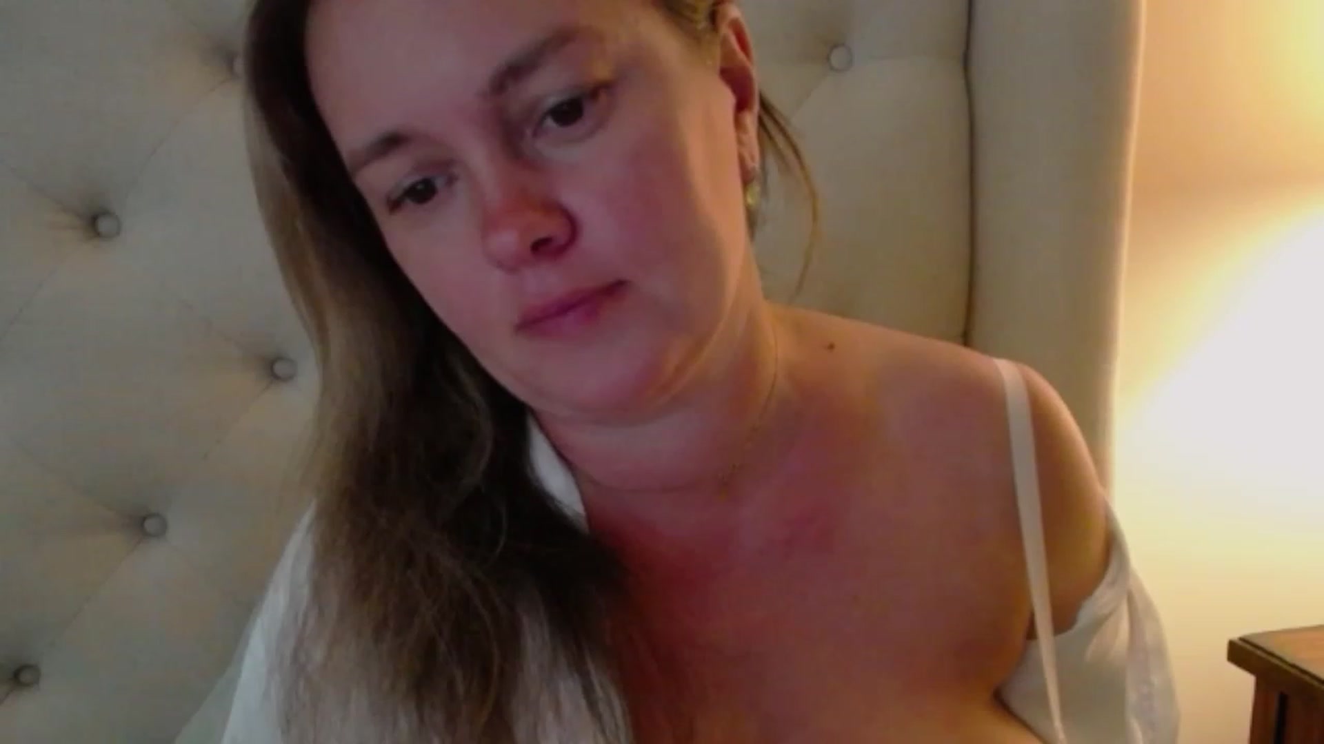 Gallery image thumbnail from J0llye's myfreecams stream on, 06/22/2023, 20:42 image 10 of 20