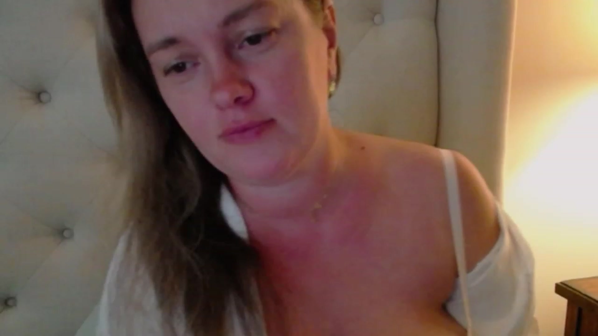 Gallery image thumbnail from J0llye's myfreecams stream on, 06/22/2023, 20:42 image 9 of 20