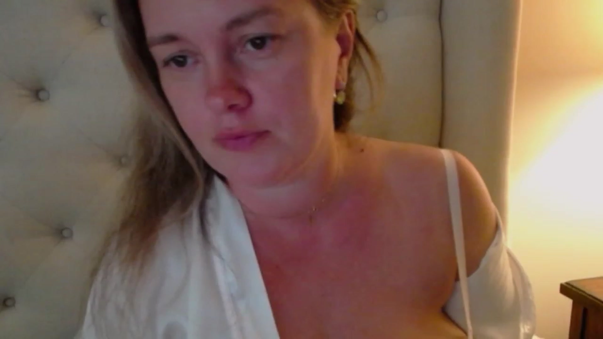 Gallery image thumbnail from J0llye's myfreecams stream on, 06/22/2023, 20:42 image 12 of 20