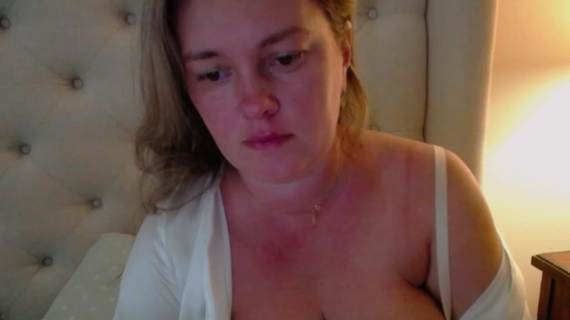 Gallery image thumbnail from J0llye's myfreecams stream on, 06/24/2023, 20:06 image 2 of 20