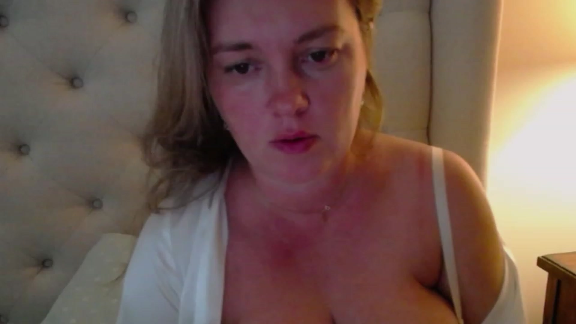 Gallery image thumbnail from J0llye's myfreecams stream on, 06/24/2023, 20:06 image 7 of 20