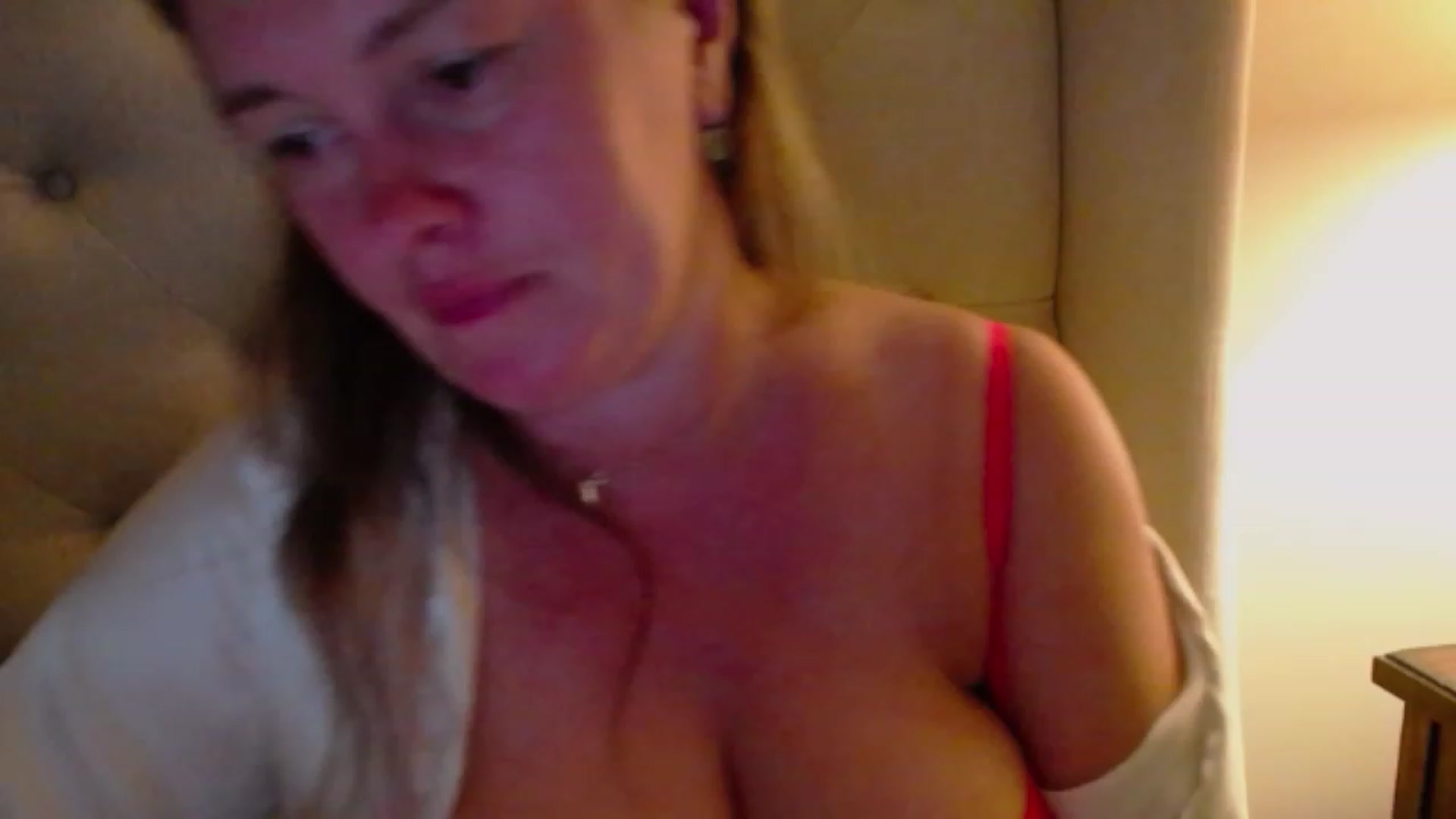 Gallery image thumbnail from J0llye's myfreecams stream on, 06/25/2023, 04:06 image 14 of 20