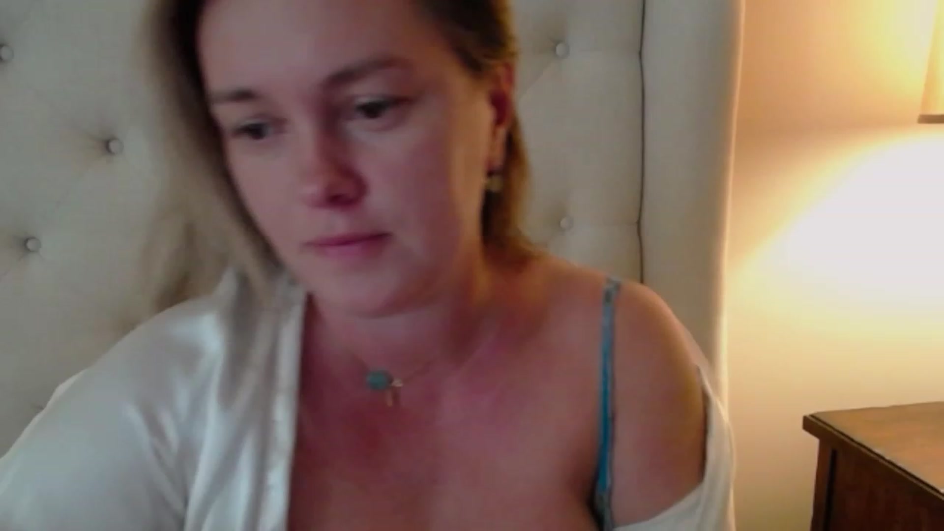 Gallery image thumbnail from J0llye's myfreecams stream on, 06/26/2023, 16:24 image 8 of 20