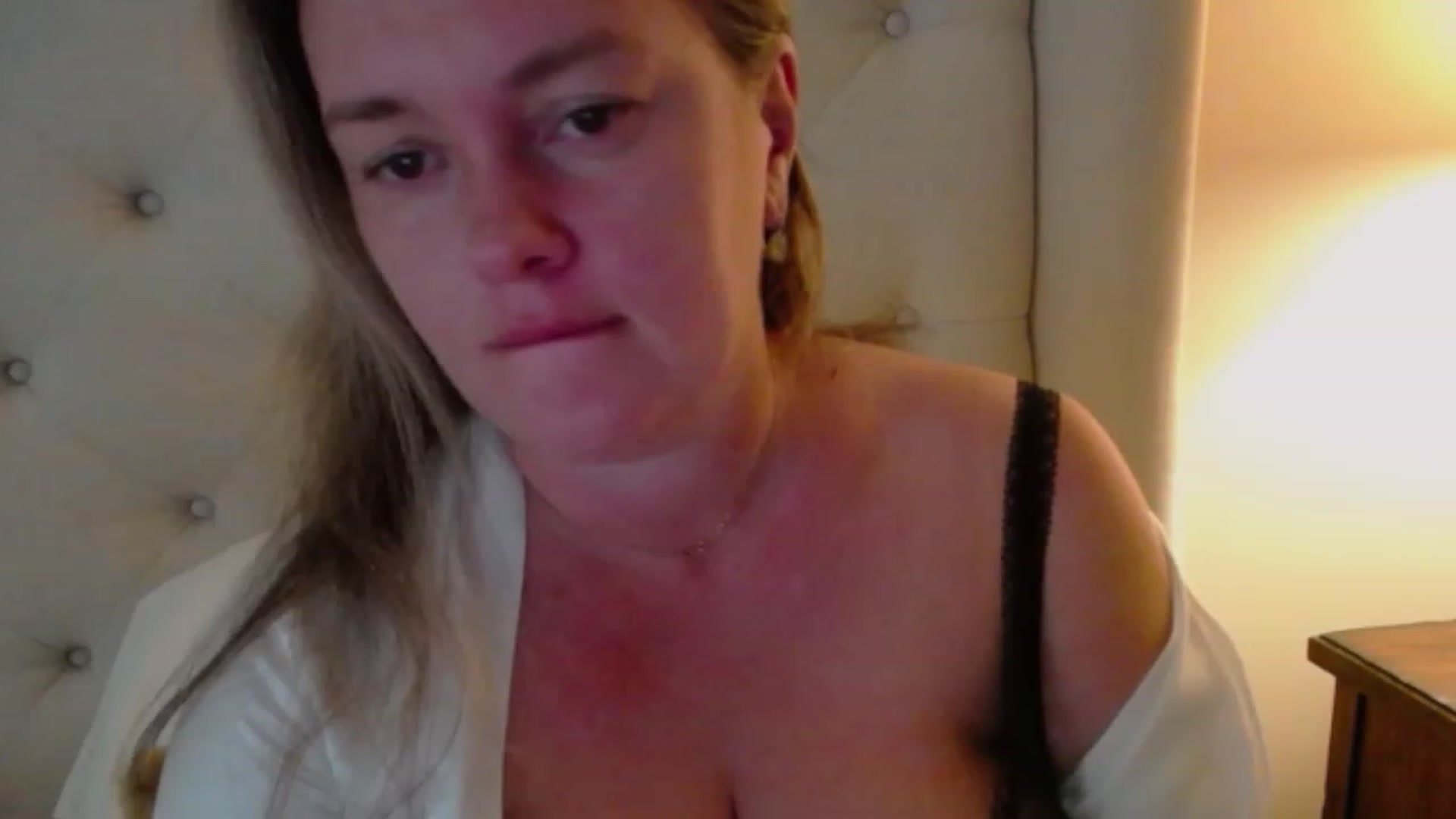 Gallery image thumbnail from J0llye's myfreecams stream on, 06/28/2023, 16:14 image 6 of 20