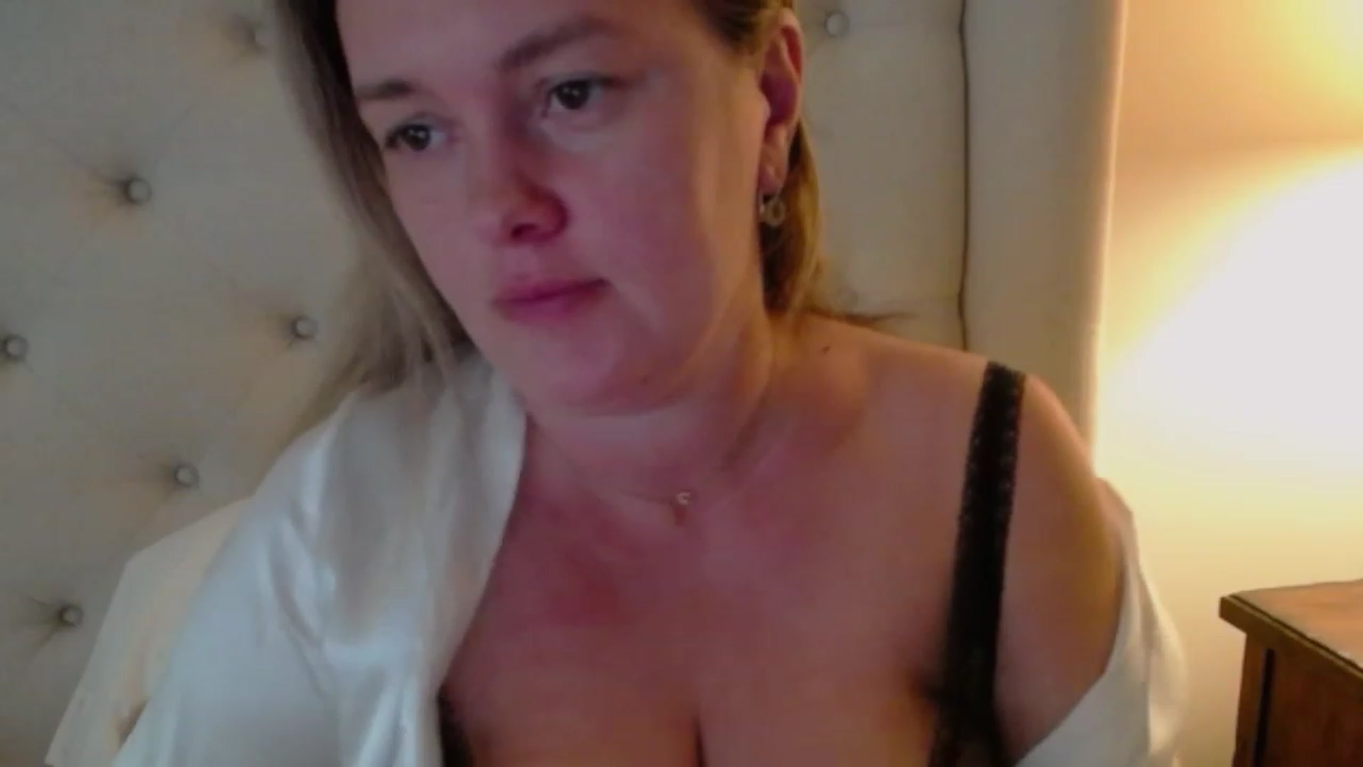 Gallery image thumbnail from J0llye's myfreecams stream on, 06/28/2023, 16:14 image 3 of 20