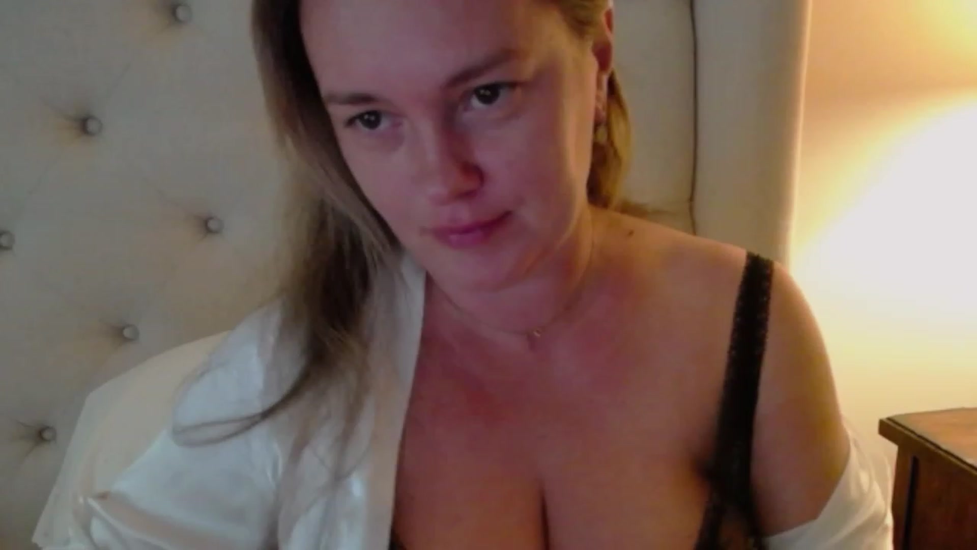 Gallery image thumbnail from J0llye's myfreecams stream on, 06/28/2023, 16:14 image 8 of 20