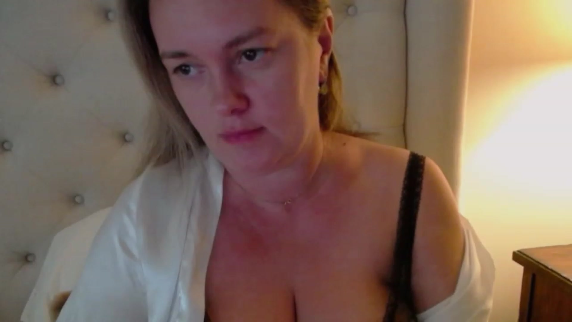 Gallery image thumbnail from J0llye's myfreecams stream on, 06/28/2023, 16:14 image 5 of 20