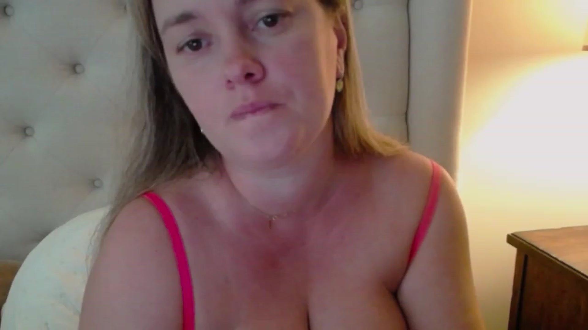 Gallery image thumbnail from J0llye's myfreecams stream on, 06/29/2023, 16:21 image 18 of 20