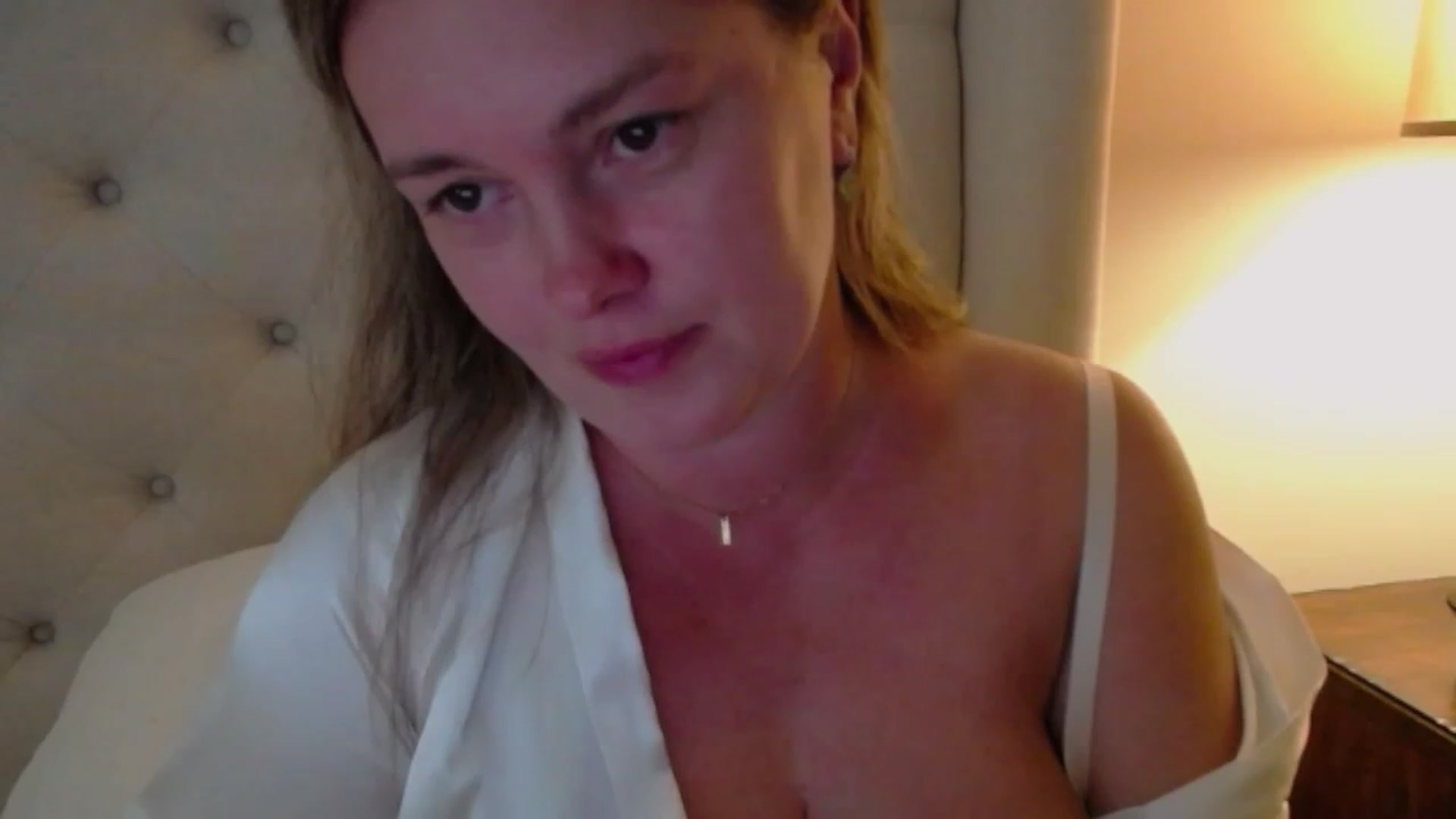 Gallery image thumbnail from J0llye's myfreecams stream on, 06/30/2023, 21:05 image 10 of 20