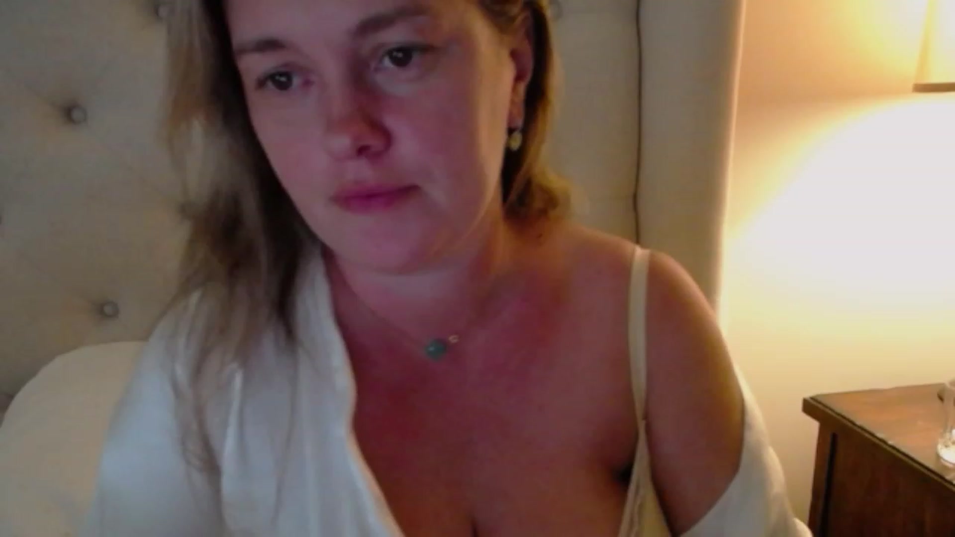 Gallery image thumbnail from J0llye's myfreecams stream on, 07/05/2023, 20:30 image 6 of 20