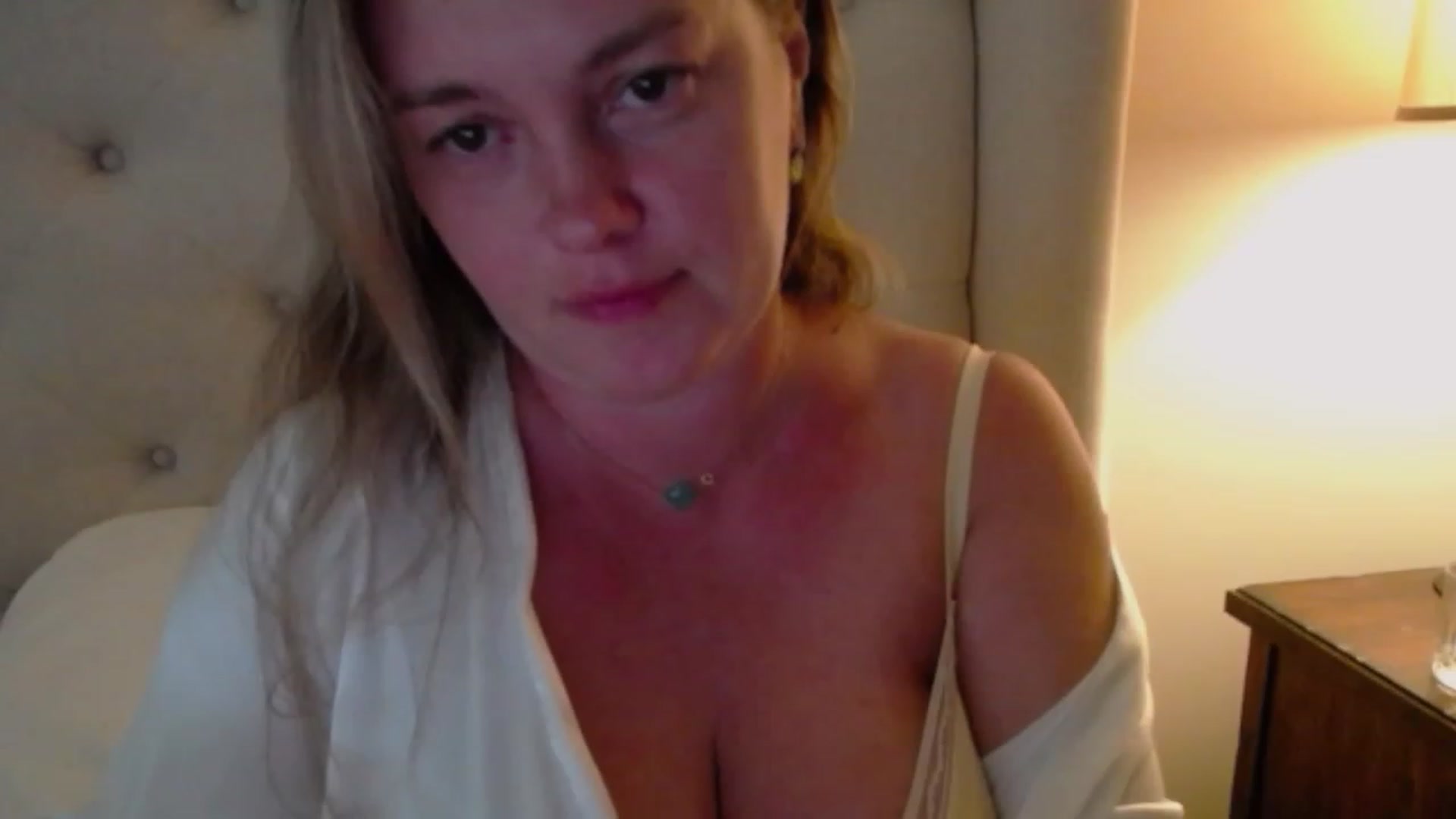 Gallery image thumbnail from J0llye's myfreecams stream on, 07/05/2023, 20:30 image 4 of 20