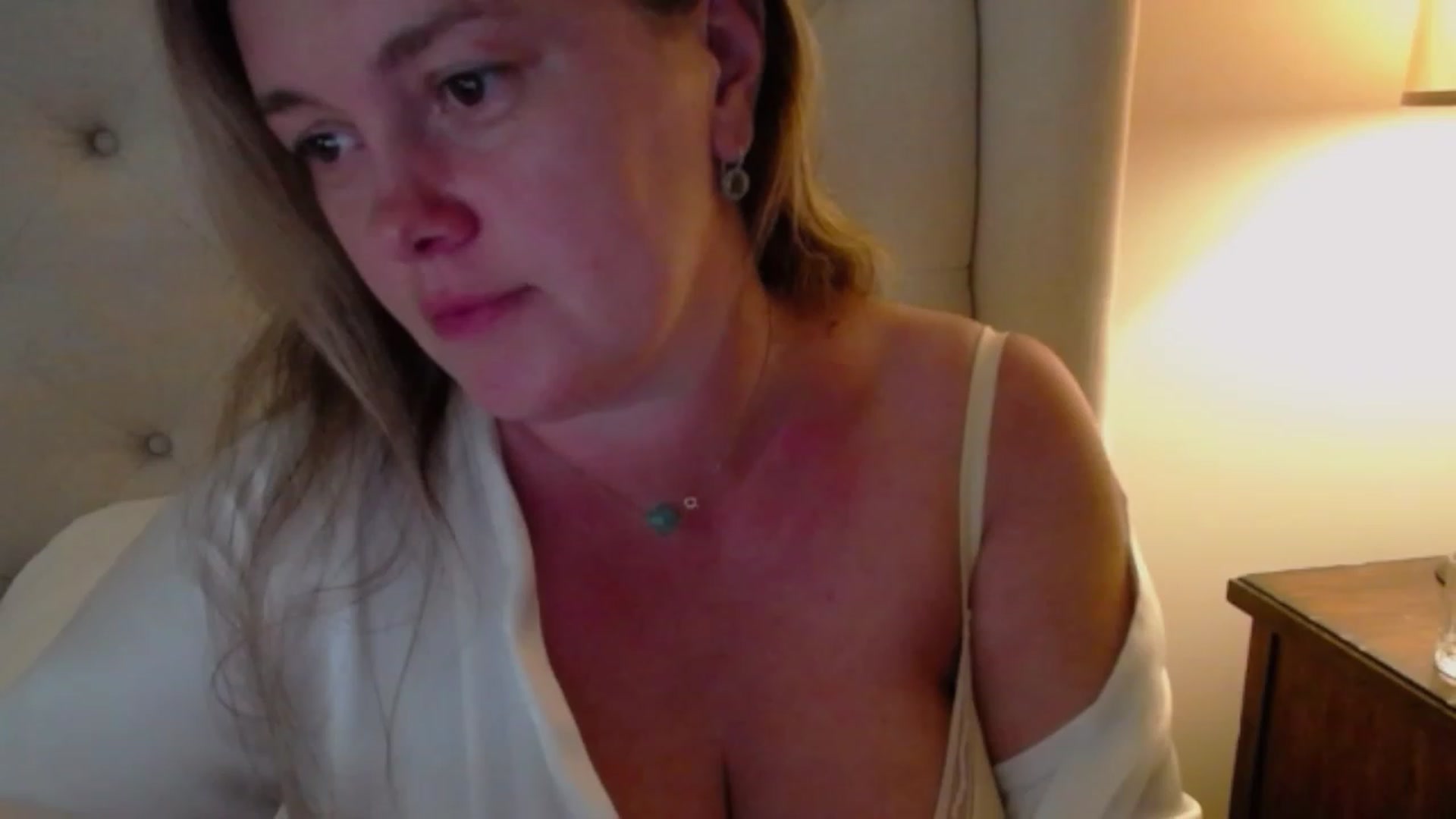 Gallery image thumbnail from J0llye's myfreecams stream on, 07/05/2023, 20:30 image 3 of 20