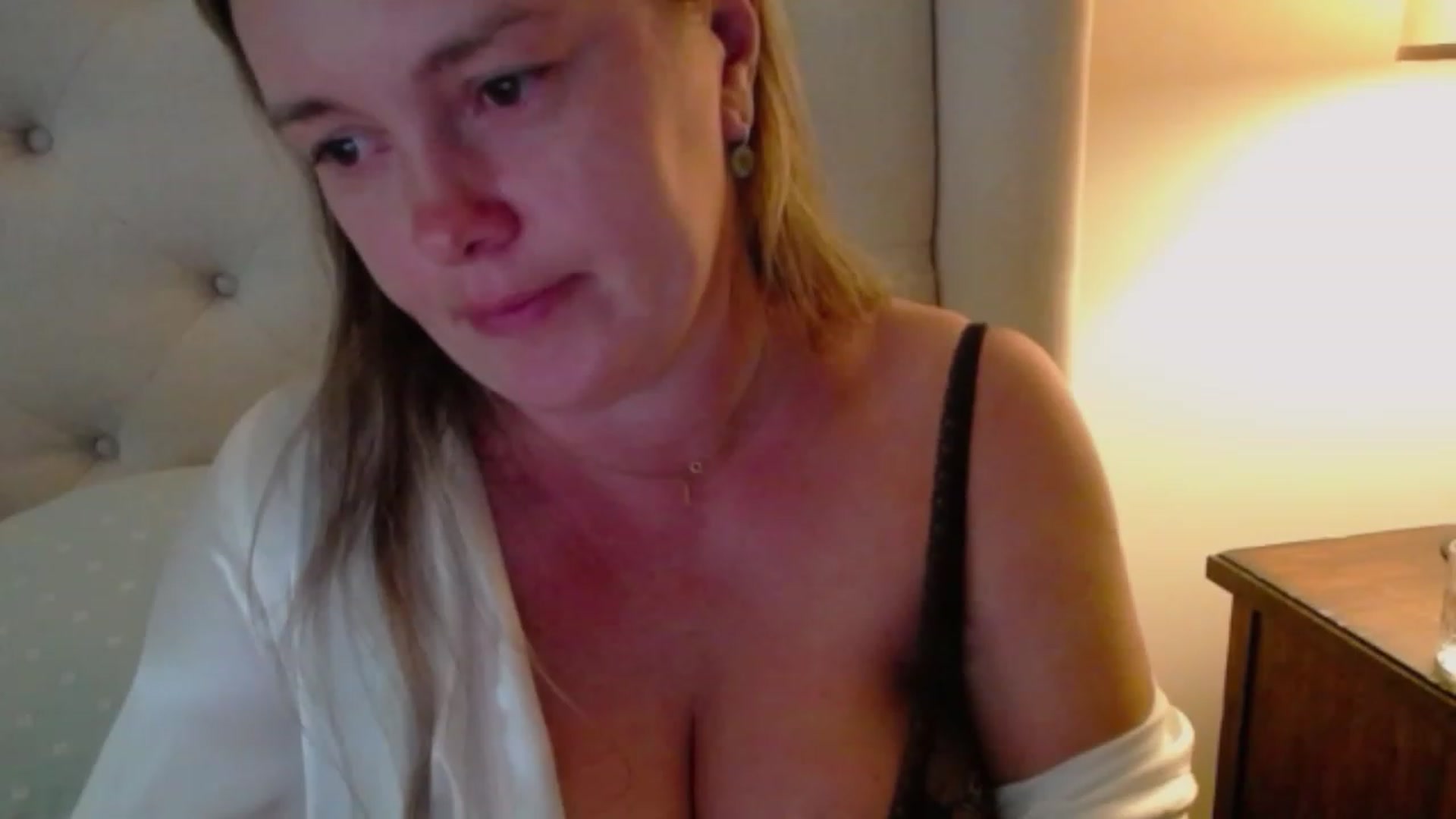 Gallery image thumbnail from J0llye's myfreecams stream on, 07/07/2023, 20:39 image 18 of 20