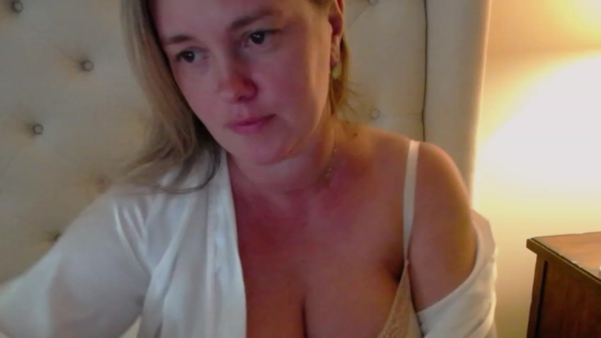 Gallery image thumbnail from J0llye's myfreecams stream on, 07/13/2023, 19:08 image 11 of 20